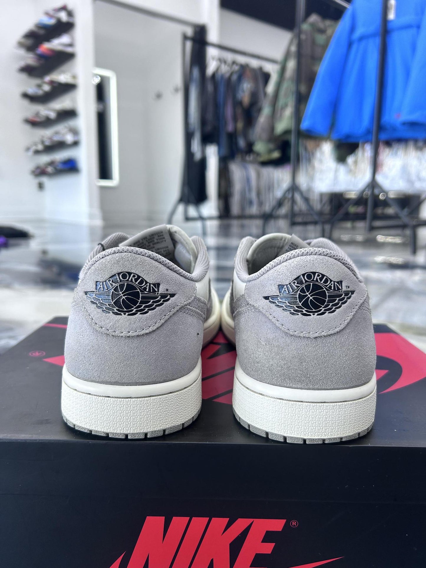 Jordan 1 Low "Atmosphere Grey" Used Size 10