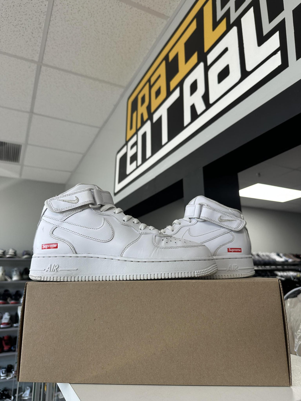 Nike Supreme Air Force One Mid White Used