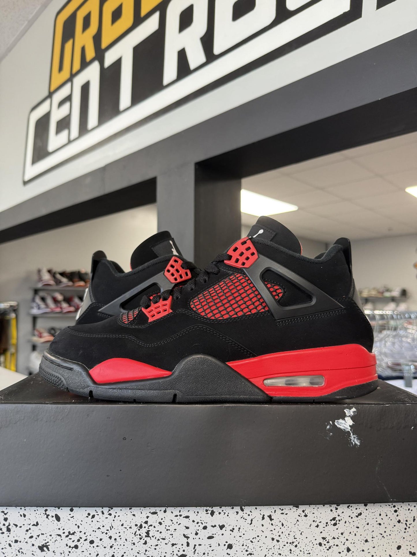 Jordan 4 "Red Thunder" Used Size 10.5