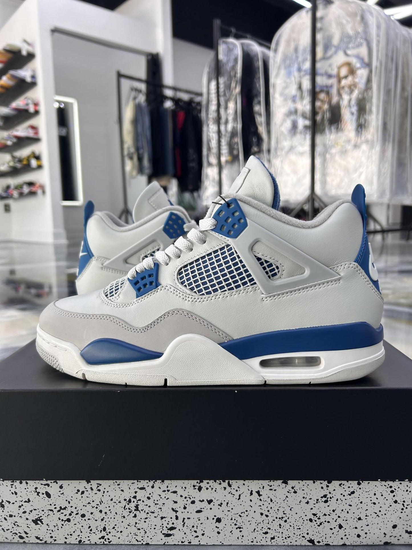 Jordan 4 "Military Blue" Used Size 9.5