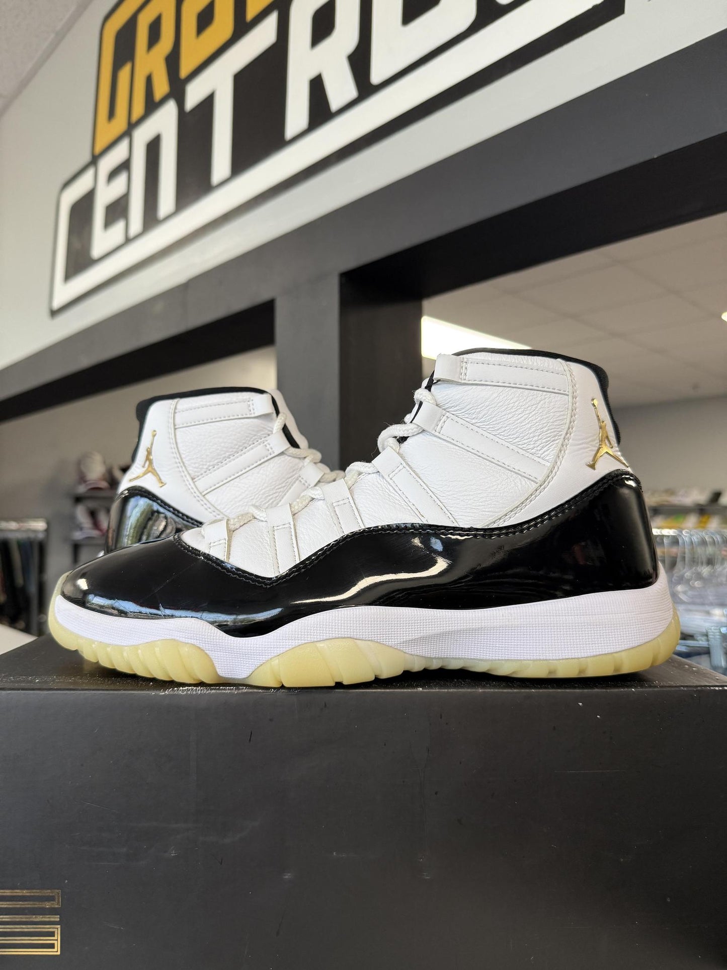 Jordan 11 DMP "Gratitude" Used Size 11