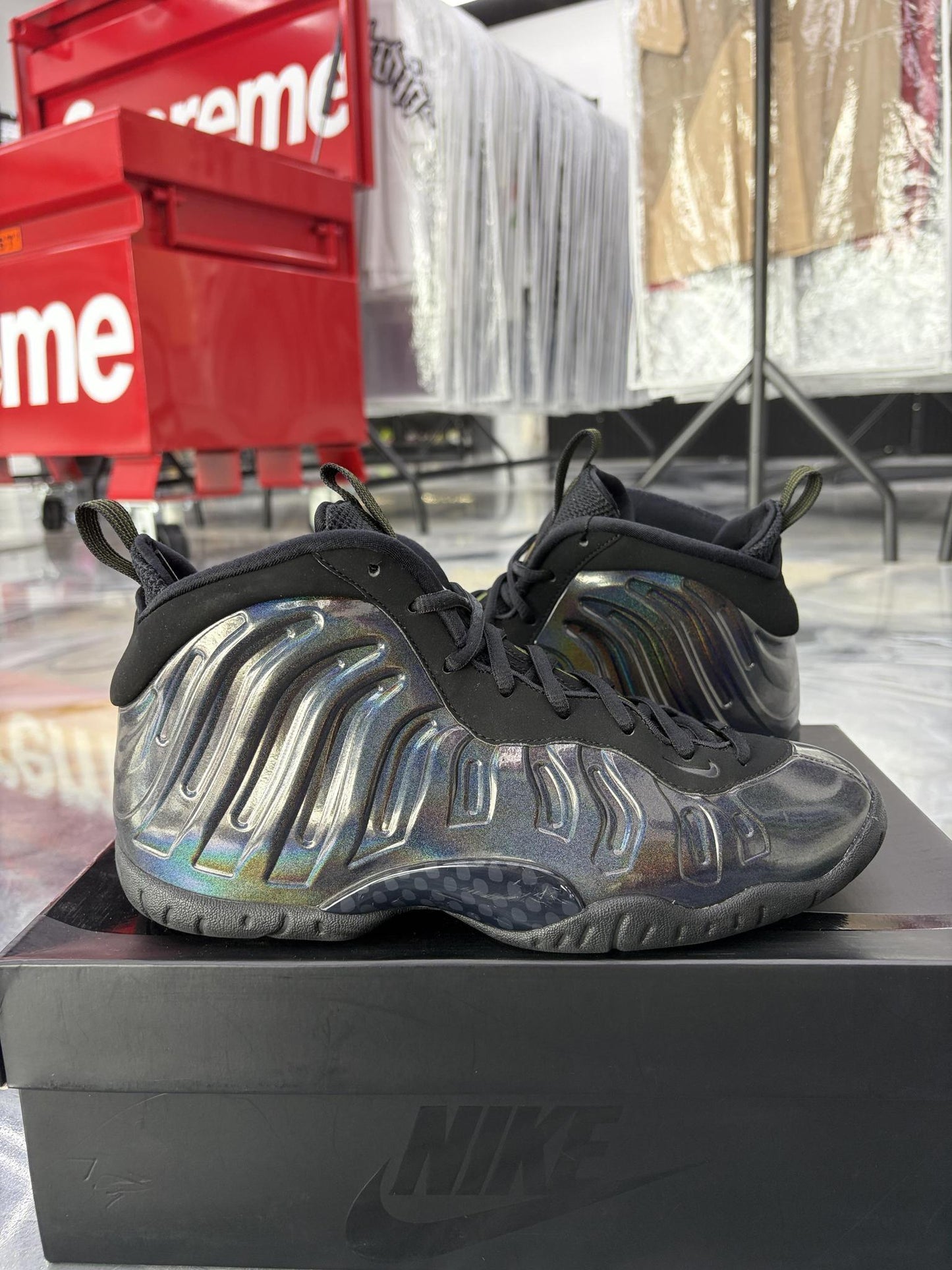 Nike Air Foamposite One "Legion Green" Used Size 7Y/8.5W