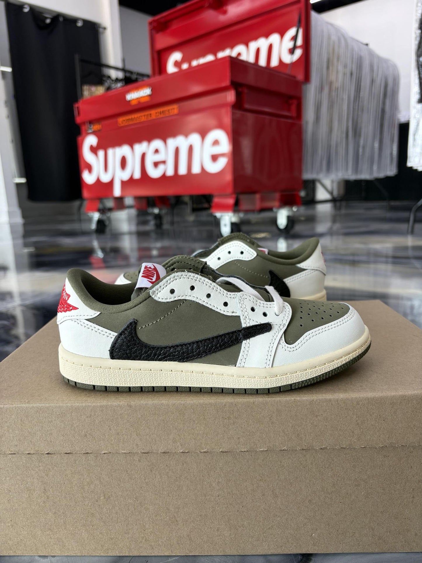 Jordan 1 Low x Travis Scott "Medium Olive" Size 1Y