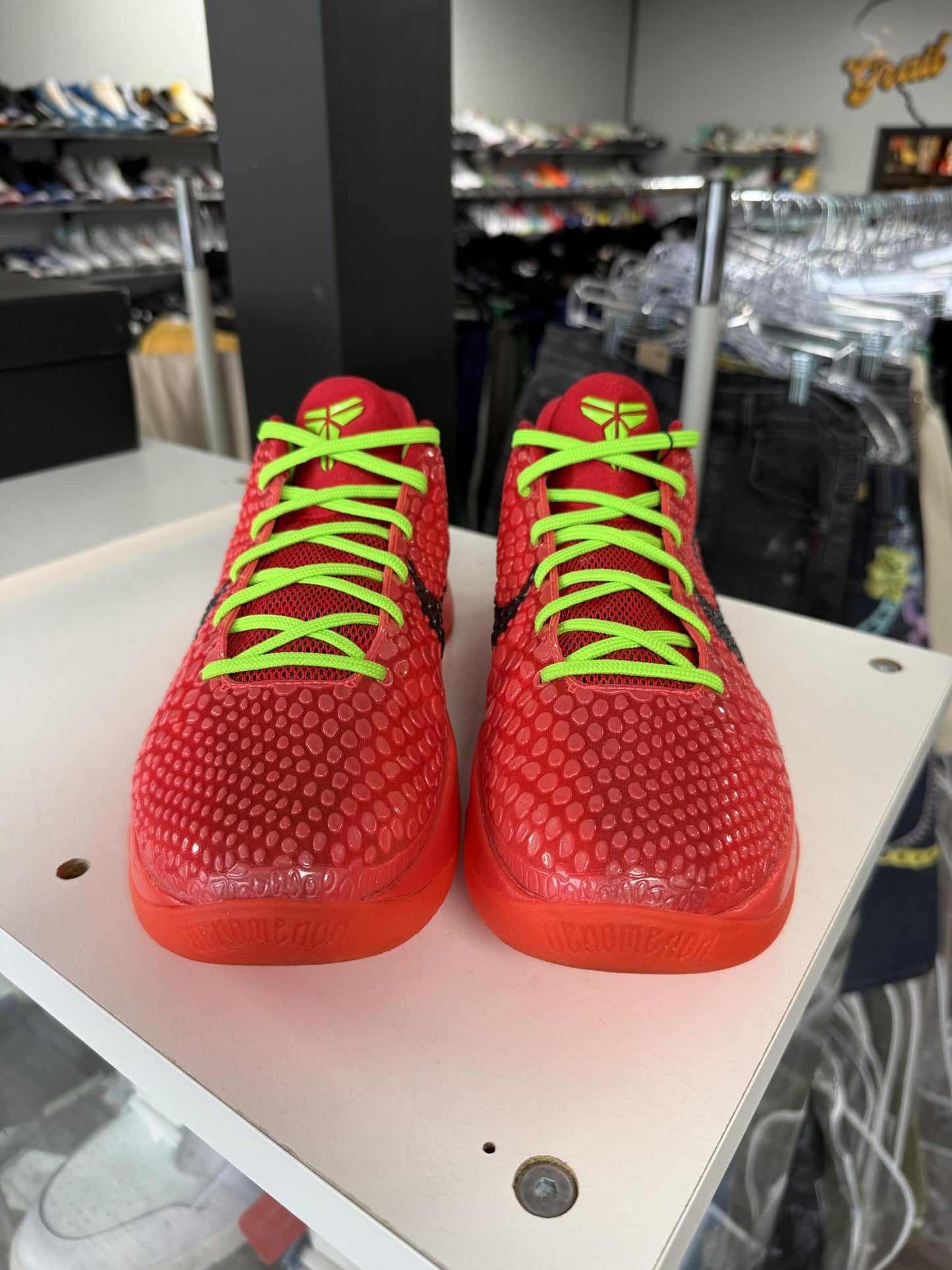 Kobe 6 "Reverse Grinch" Used Size 10