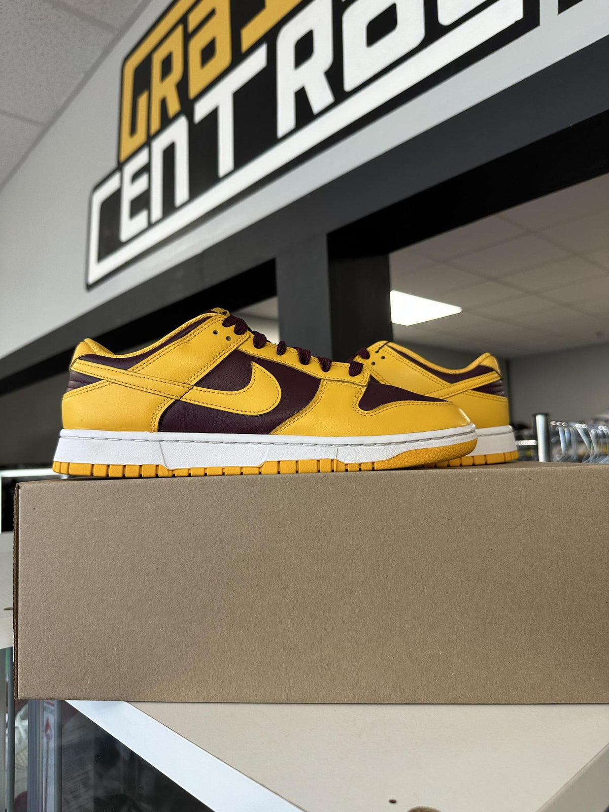 Nike Dunk Low "Arizona State" Used Size 9.5