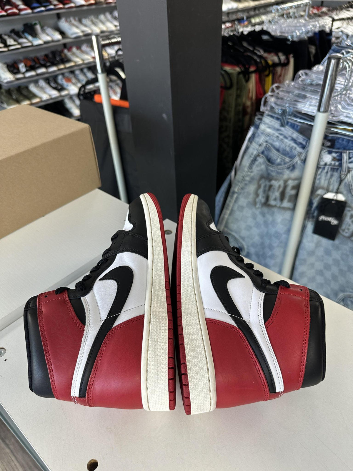 Jordan 1 Black Toe Used