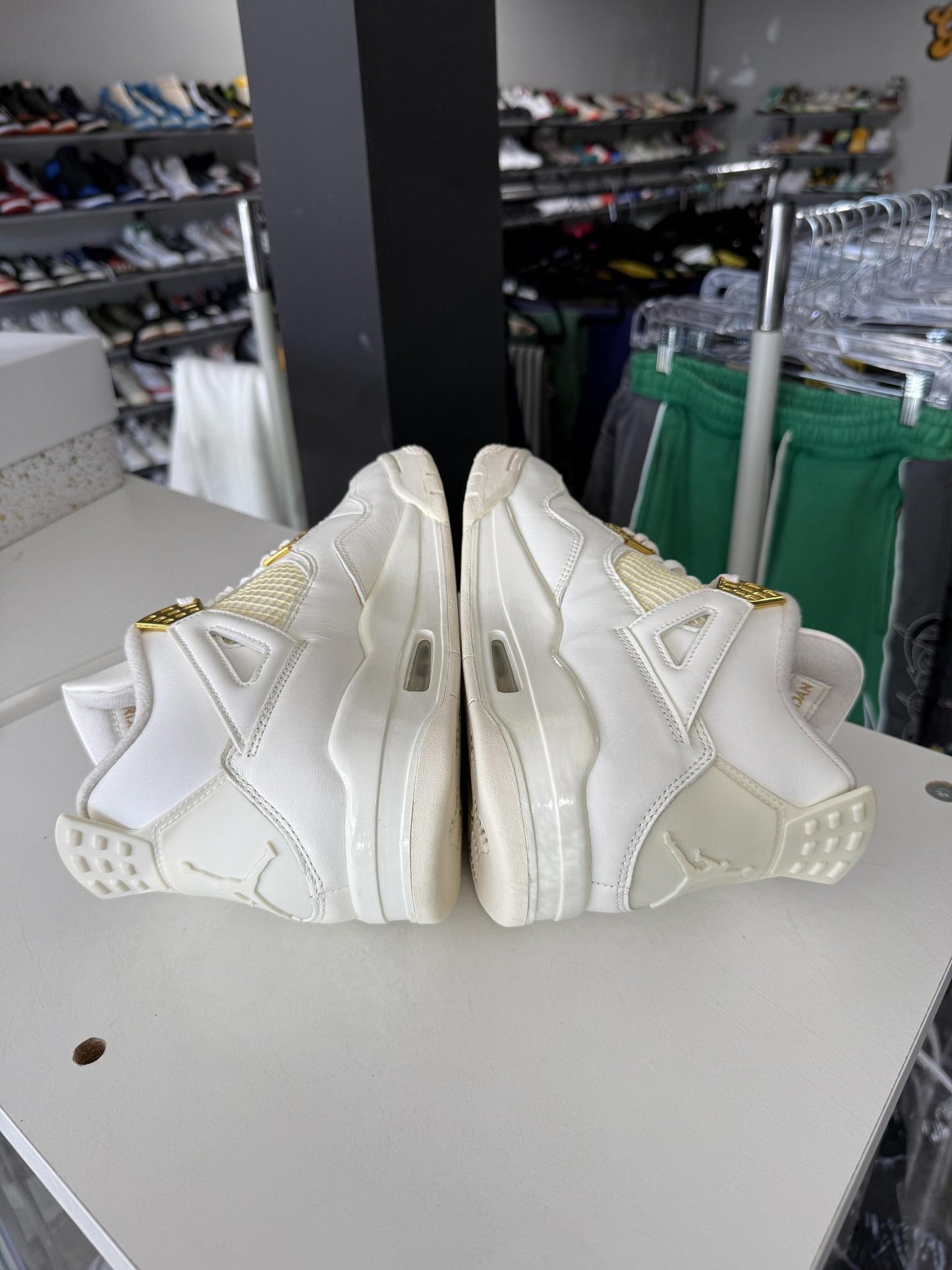 Jordan 4 "Metallic Gold" Used Size 9.5
