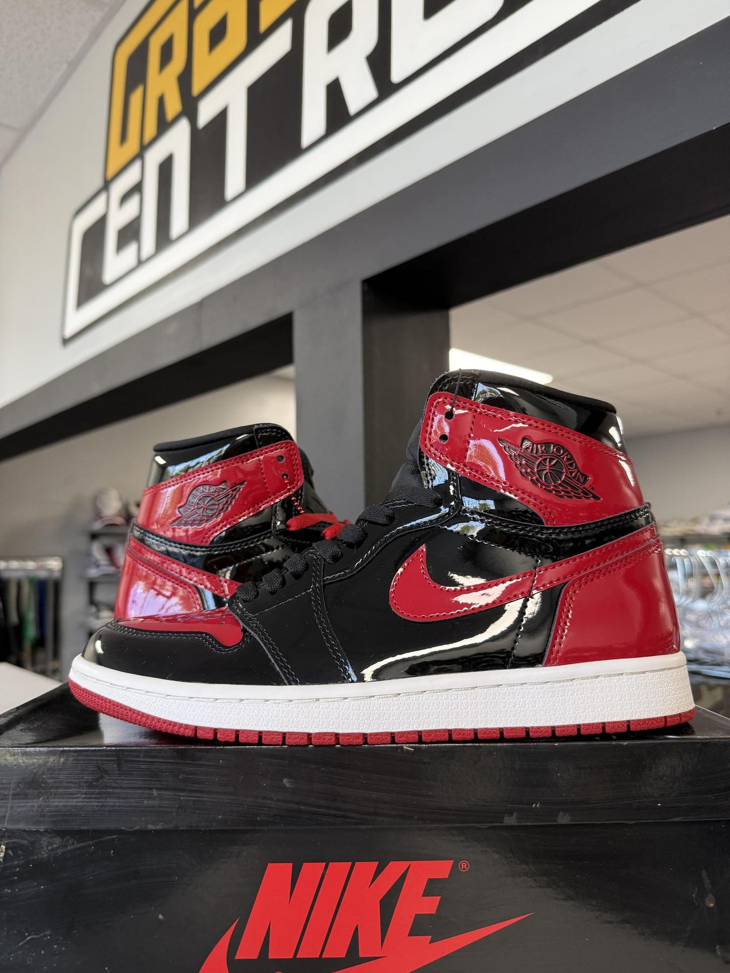 Jordan 1 "Patent Bred" Used Size 8