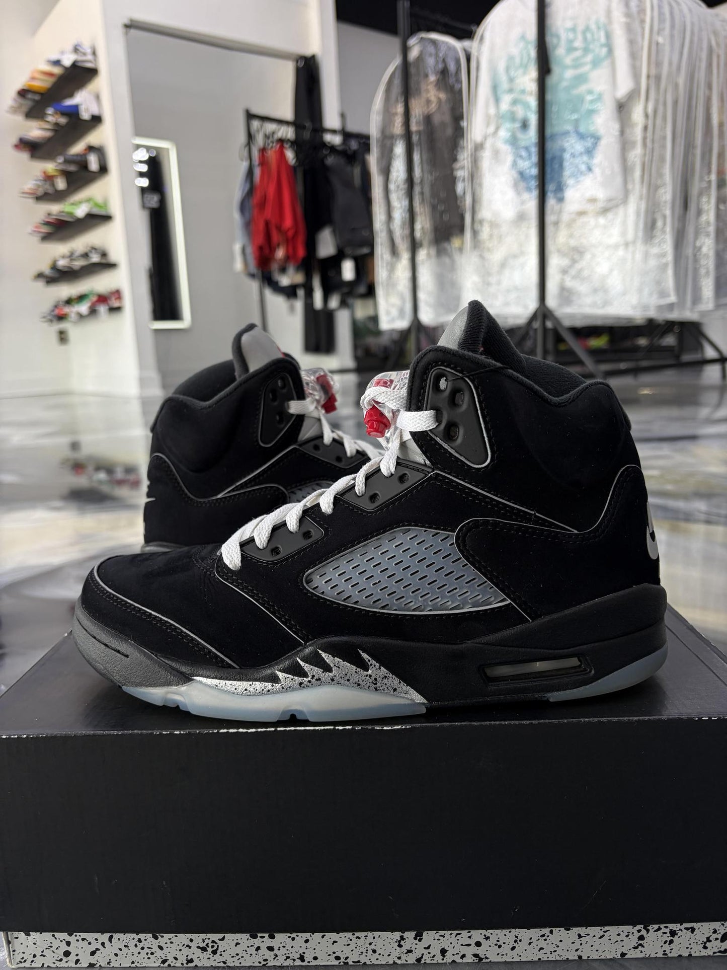 Jordan 5 "Metallic Reimagined" Used Size 8