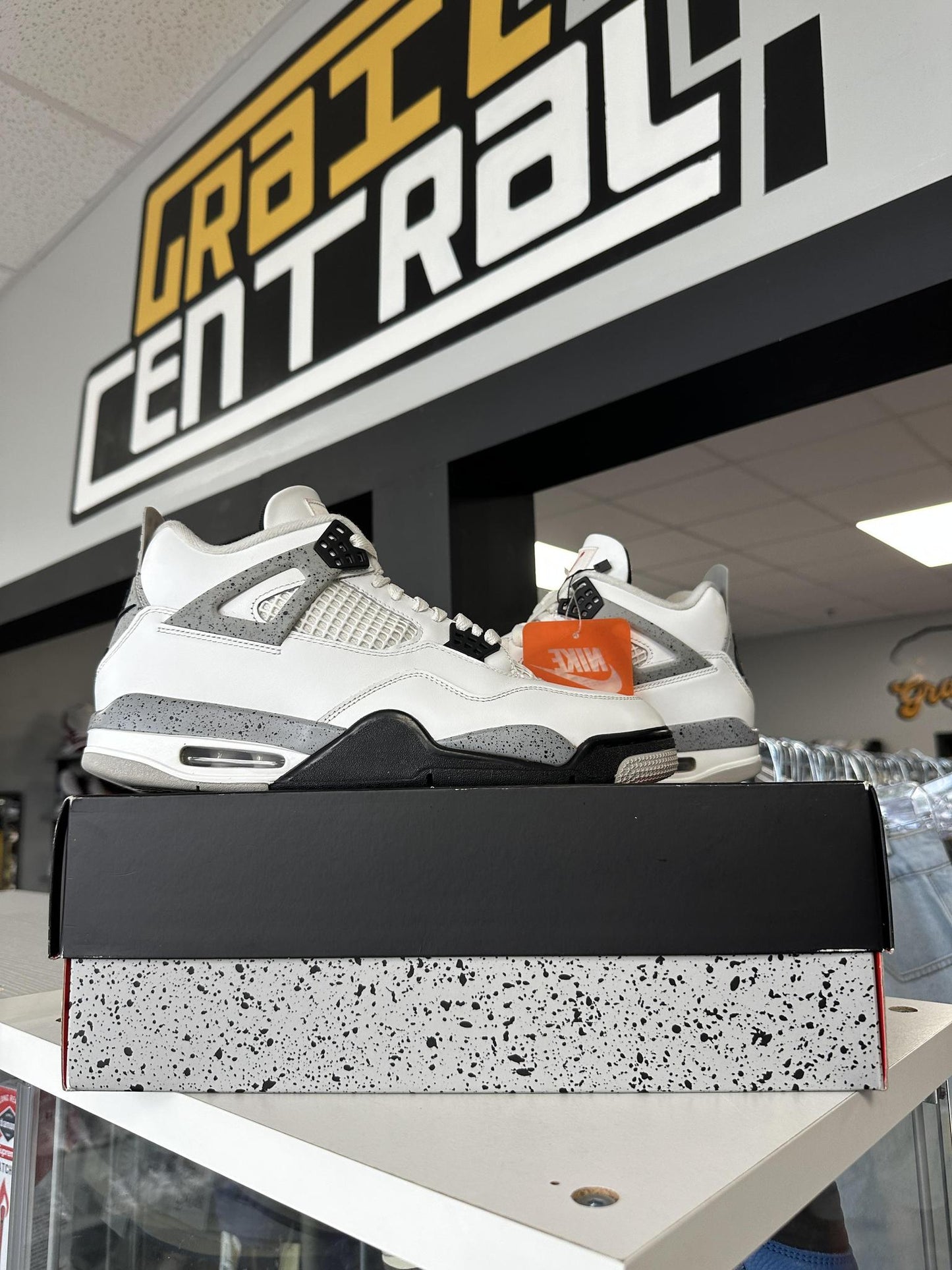 Jordan 4 "White Cement" Size 11