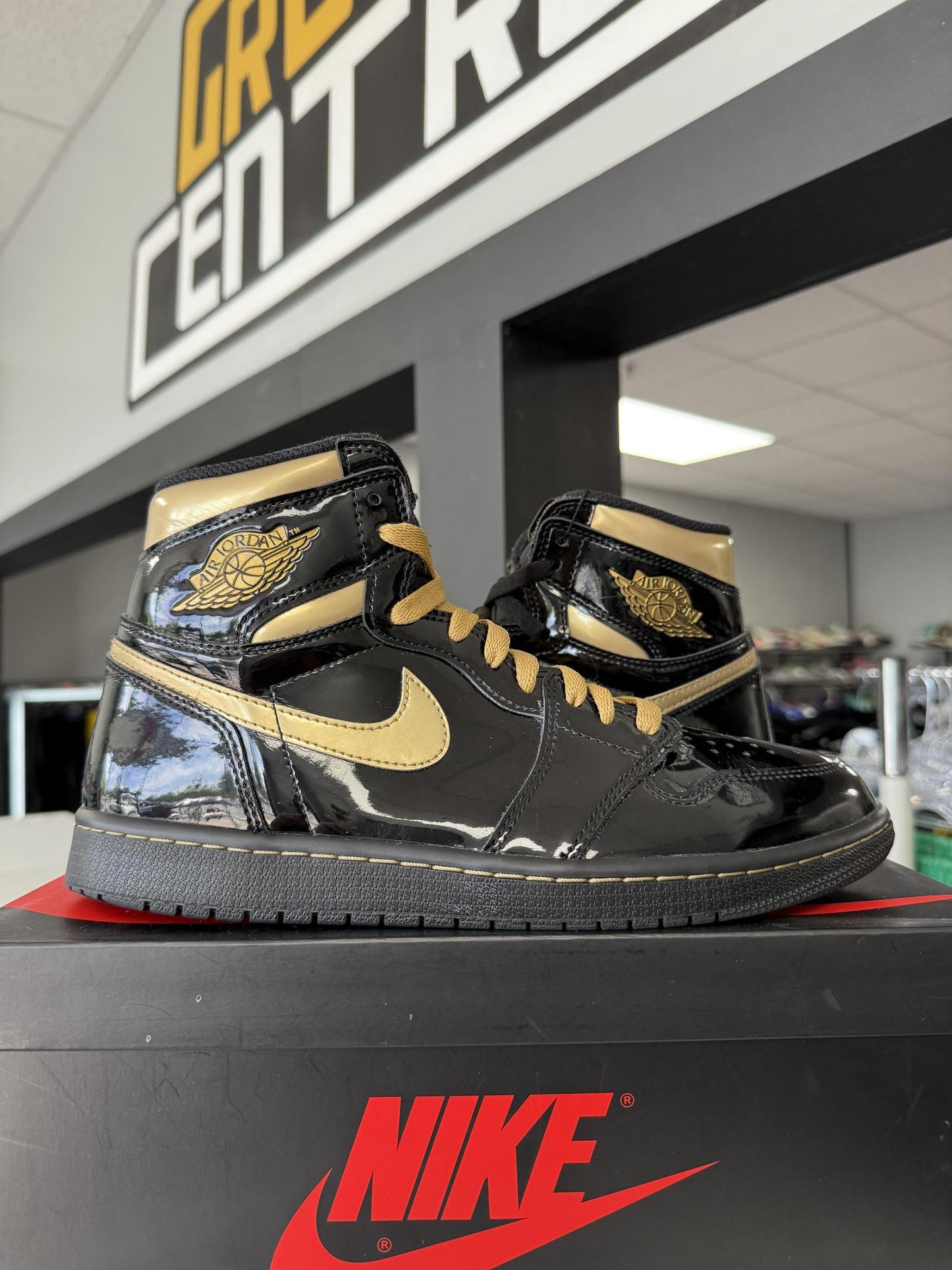 Jordan 1 "Patent Metallic Gold" Used Size 9