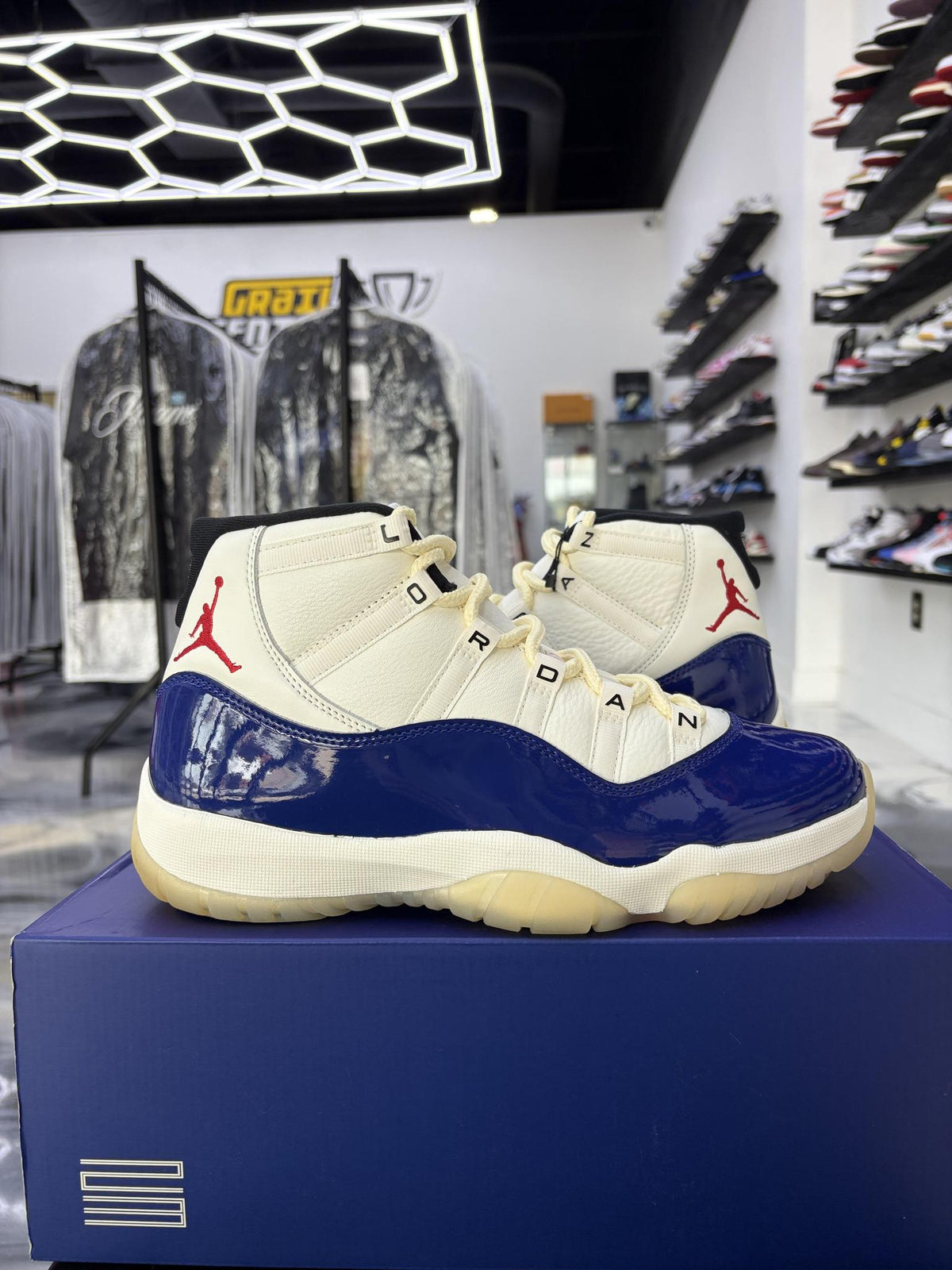 Jordan 11 "Rare Air" Used Size 9