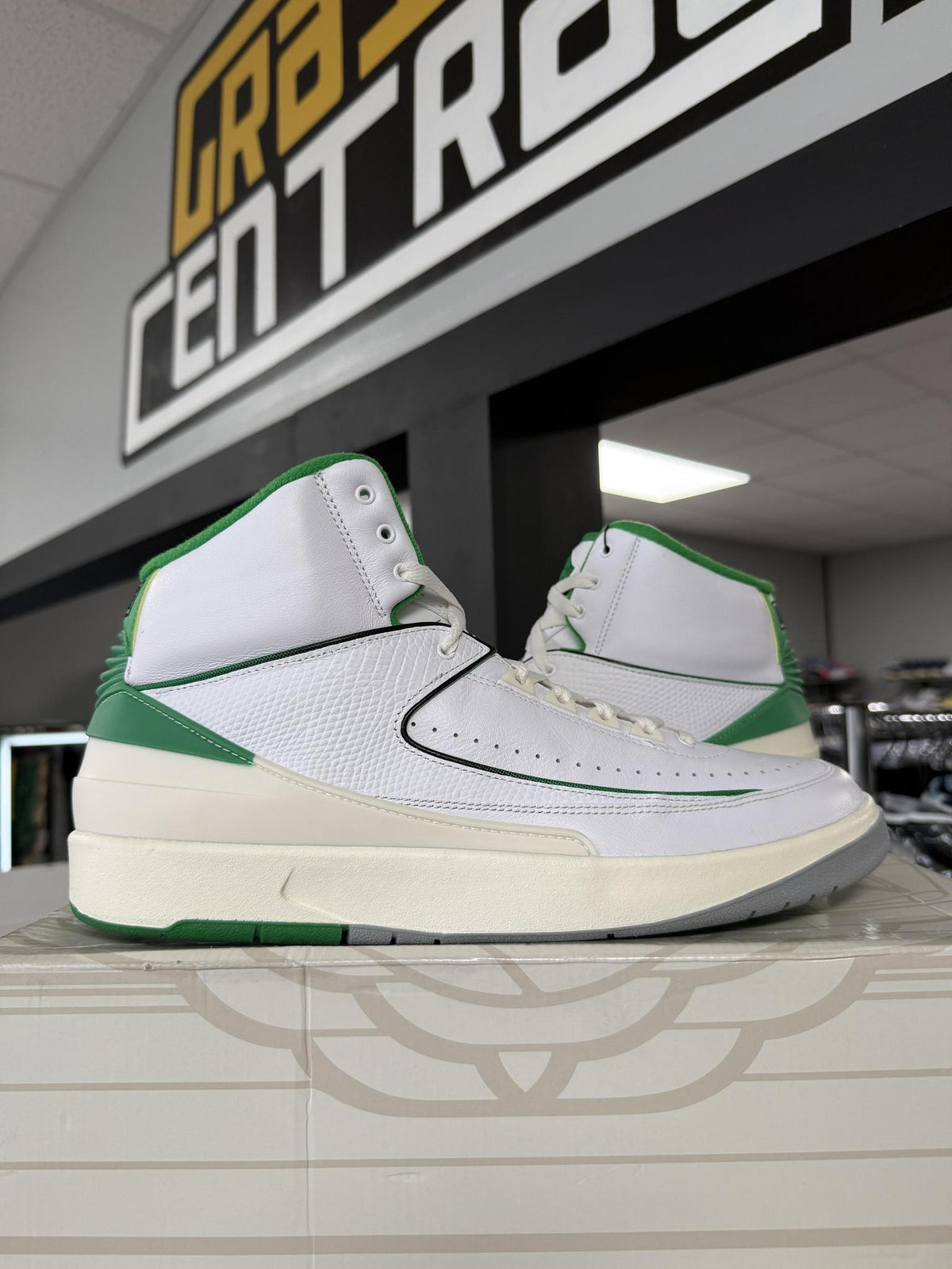 Jordan 2 "Lucky Green" Used Size 13
