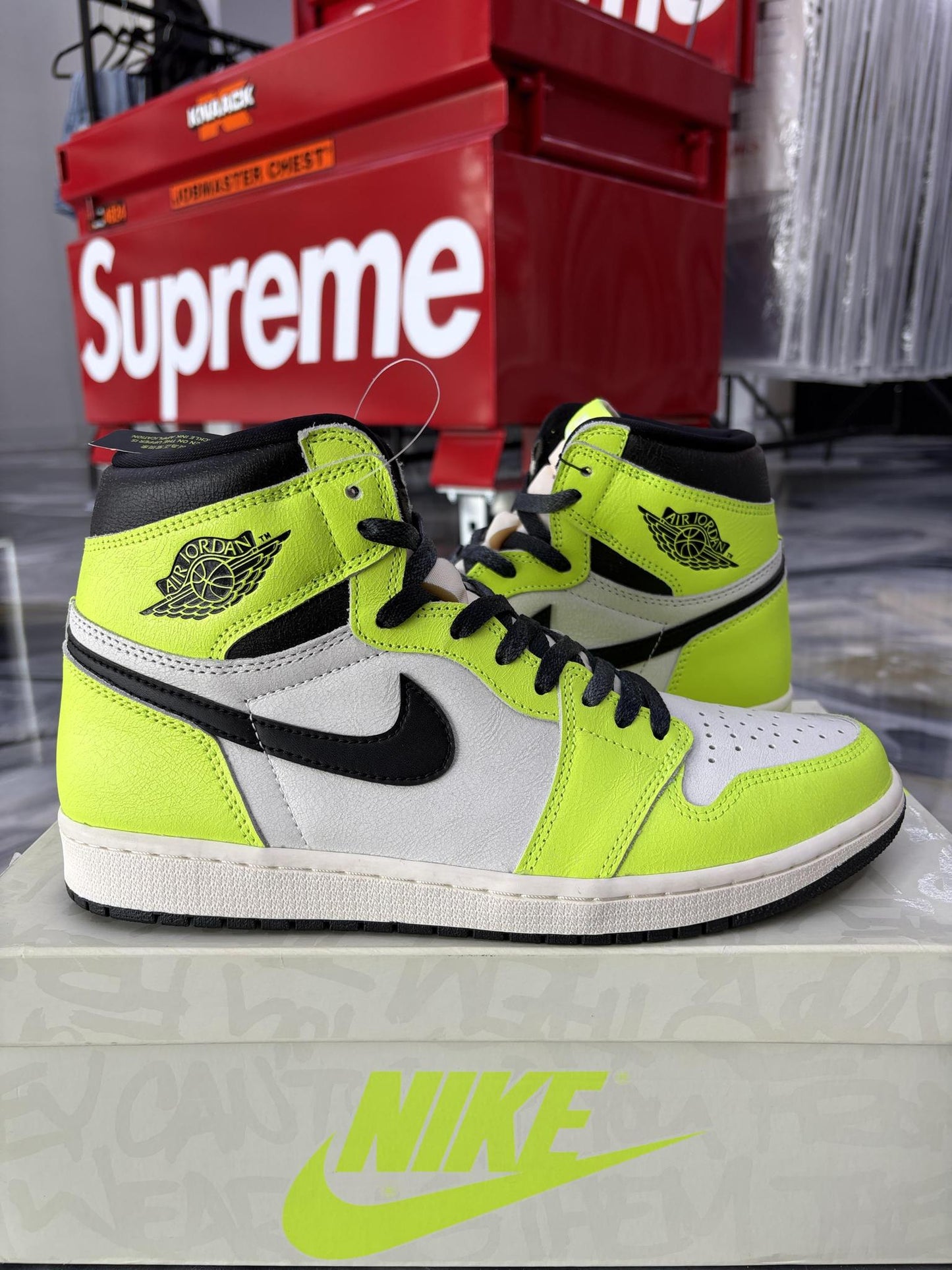 Jordan 1 "Volt" Used Size 10.5