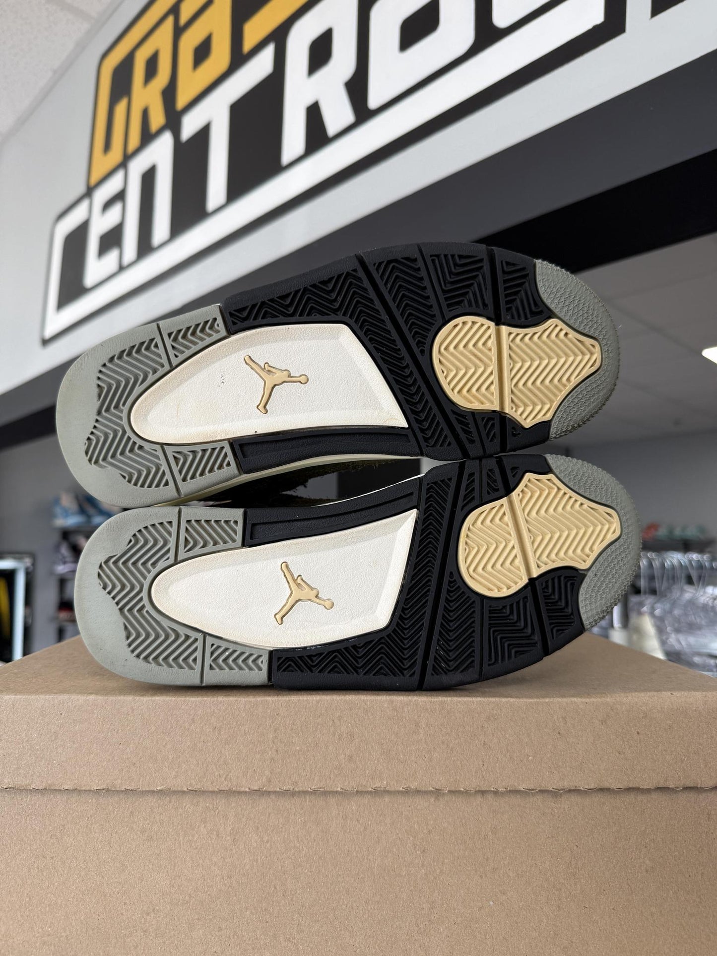 Jordan 4 "Craft Olive" Used Size 6Y/7.5W