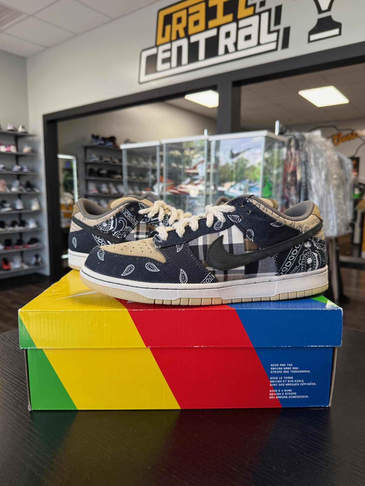 Nike SB Dunk Low x Travis Scott "Cactus Jack" Used Size 11