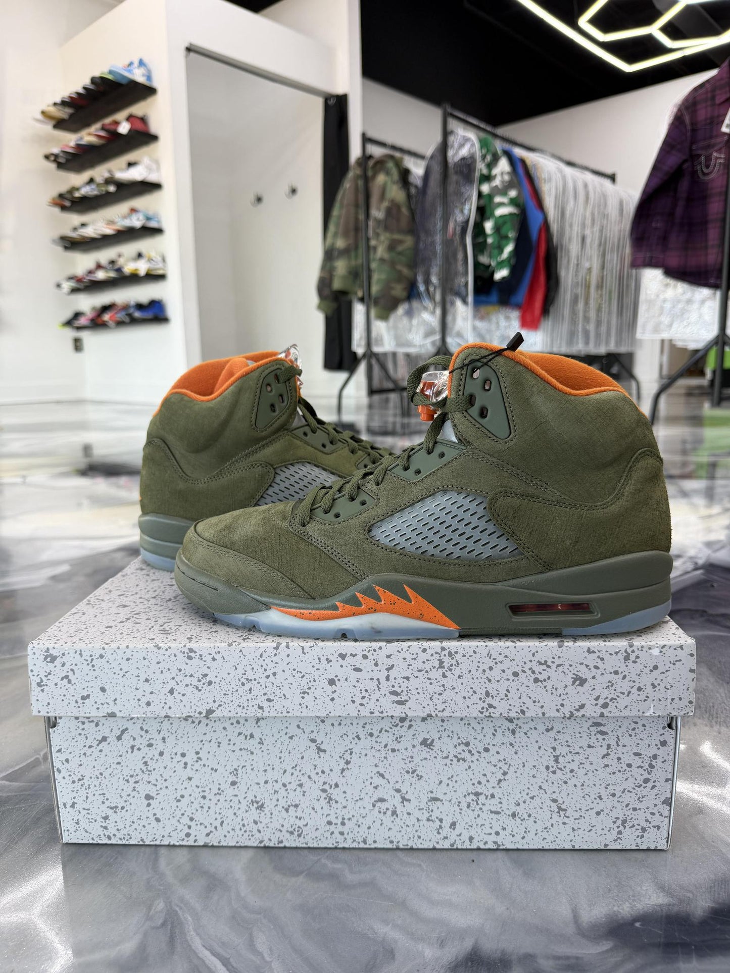 Jordan 5 "Olive" Used Size 11.5