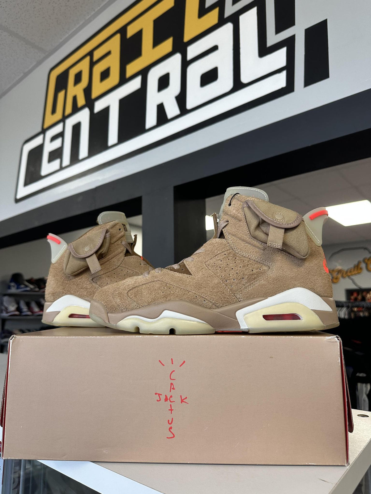 Jordan 6 x Travis Scott "British Khaki" Size 10 Used