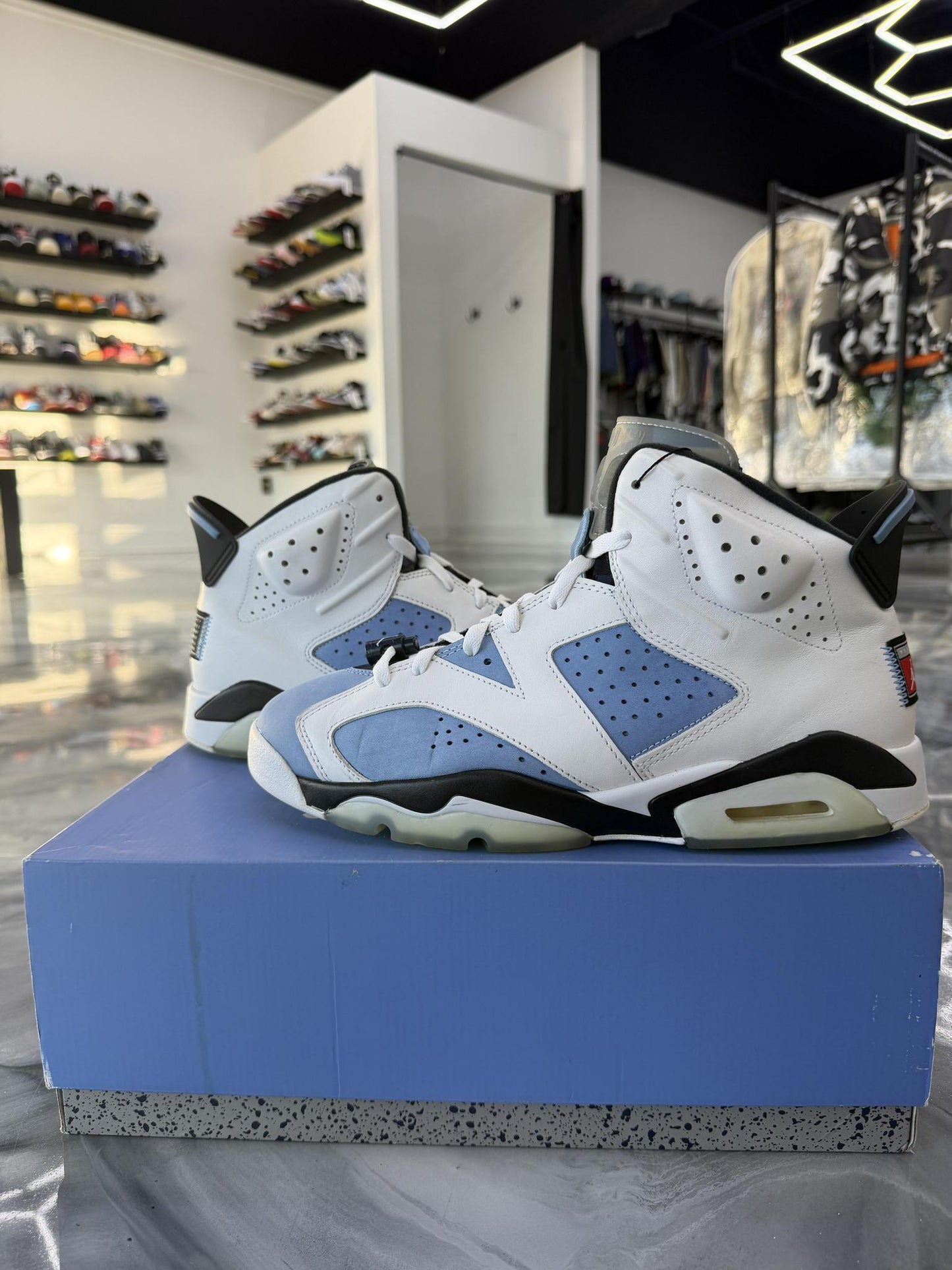 Jordan 6 "UNC" Used Size 11.5