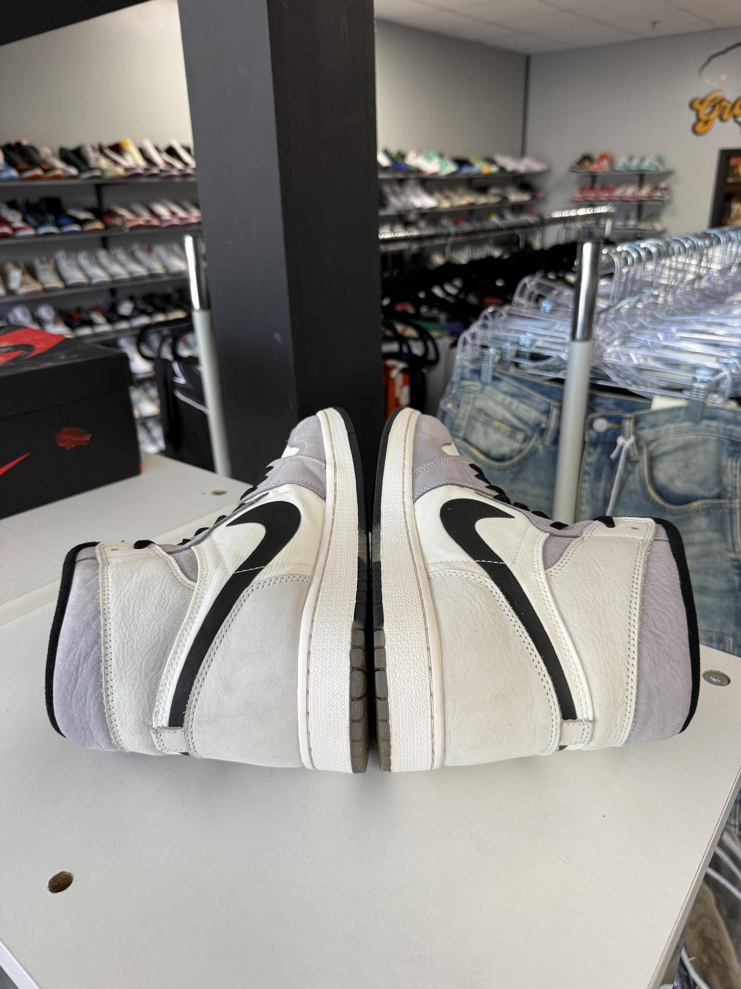 Jordan 1 Goretex "Light Bone" Used Size 10.5