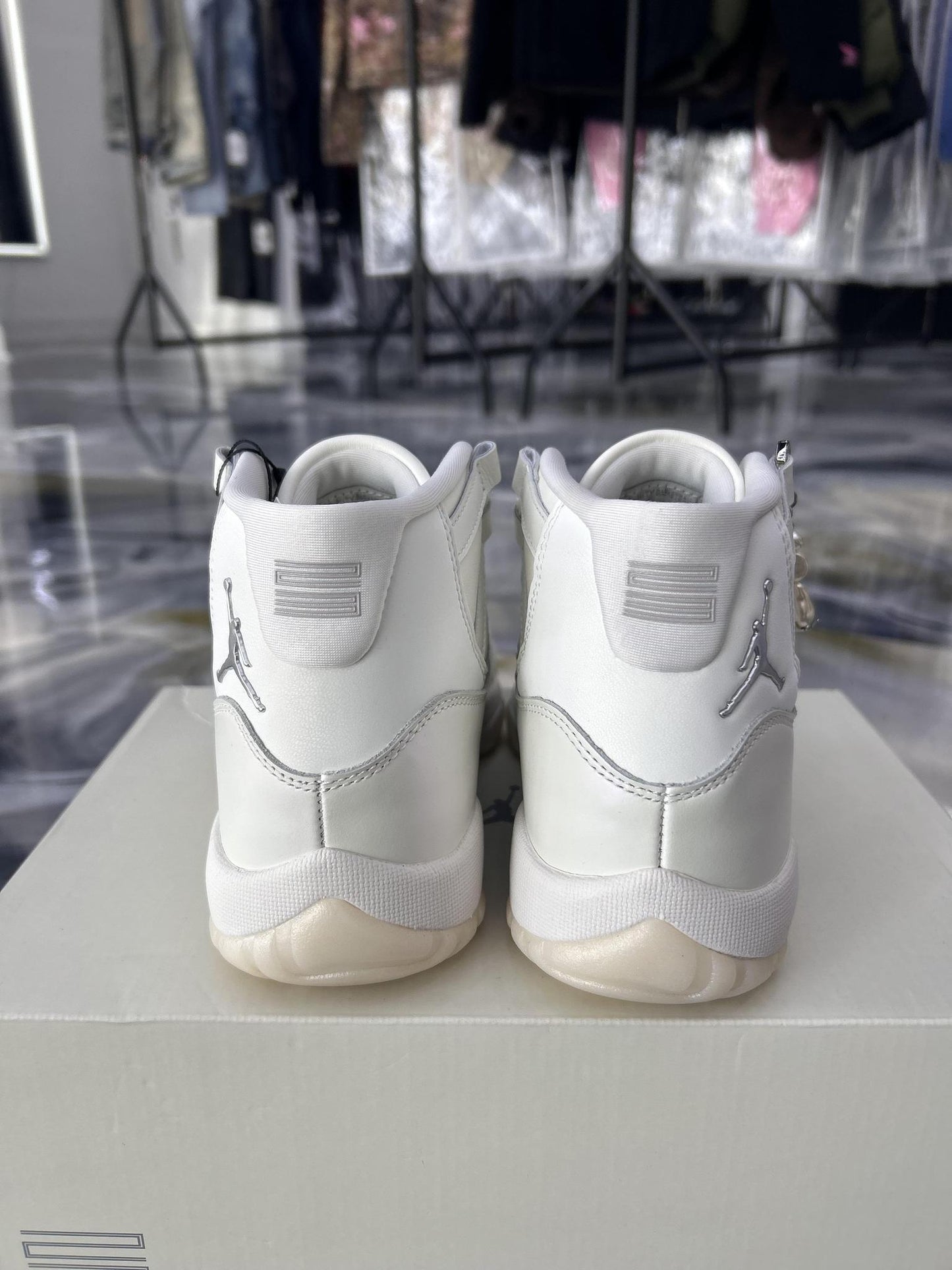 Jordan 11 "Pearl" Used Size 5.5Y/7W