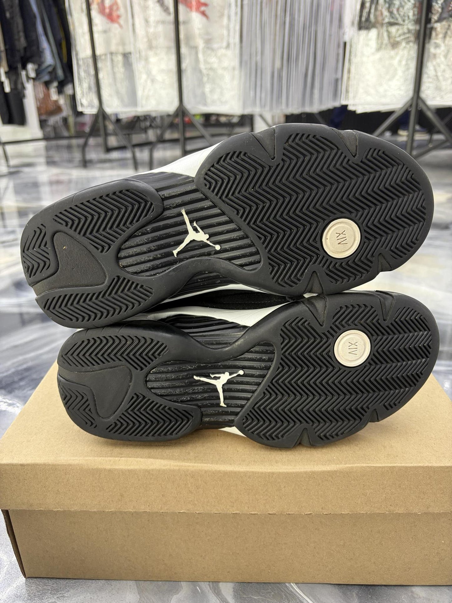 Jordan 14 "Black White" Used Size 7.5
