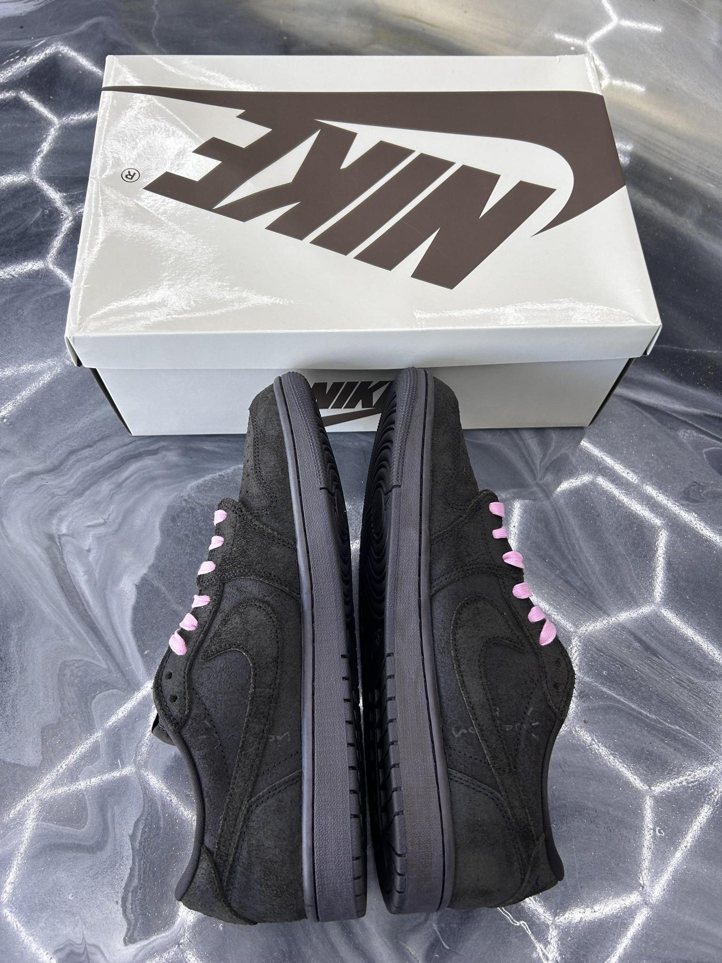 Jordan 1 Travis Scott "Velvet" Used Size 10.5