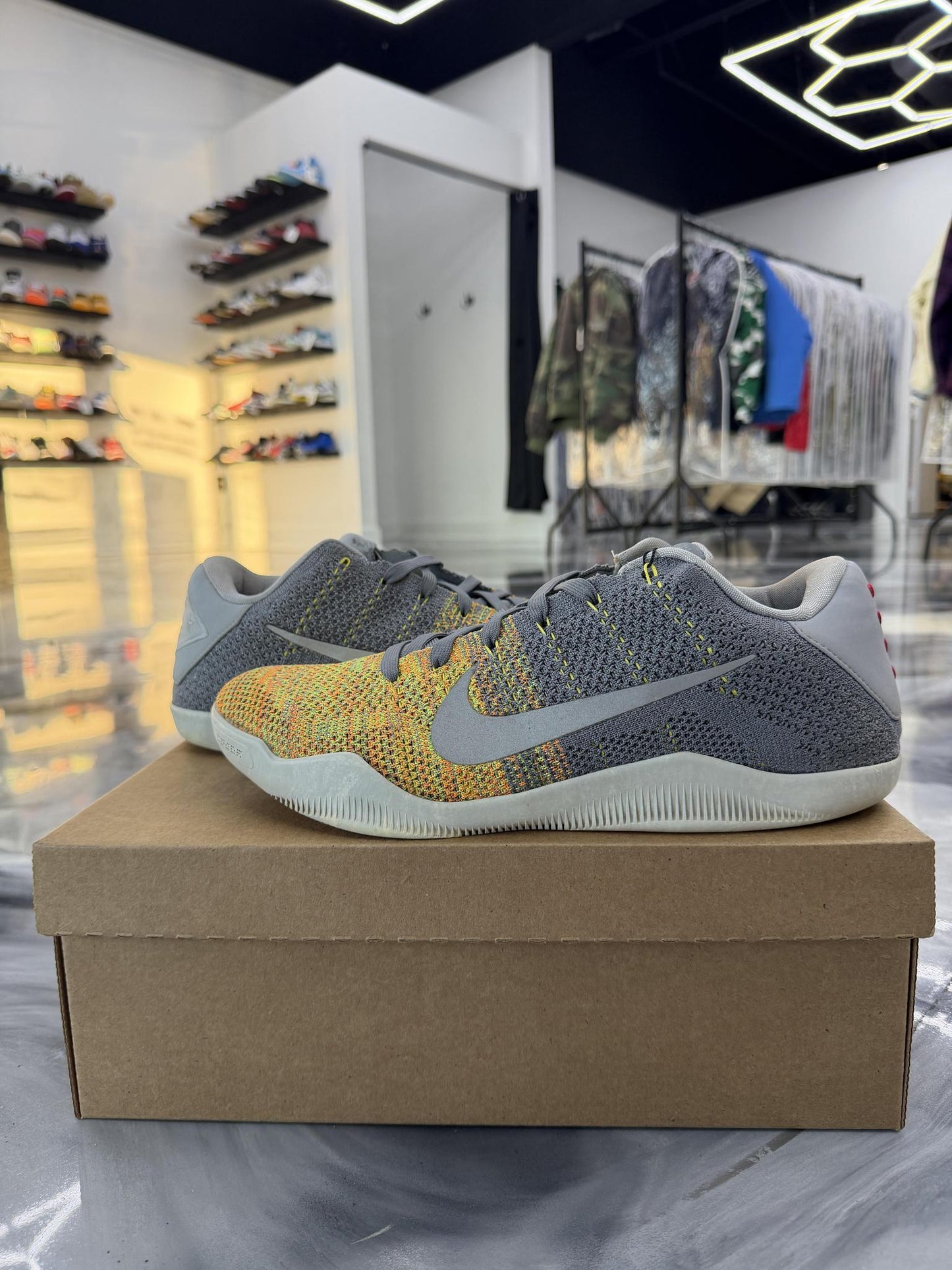 Nike Kobe 11 "Yellow Grey" Used Size 11