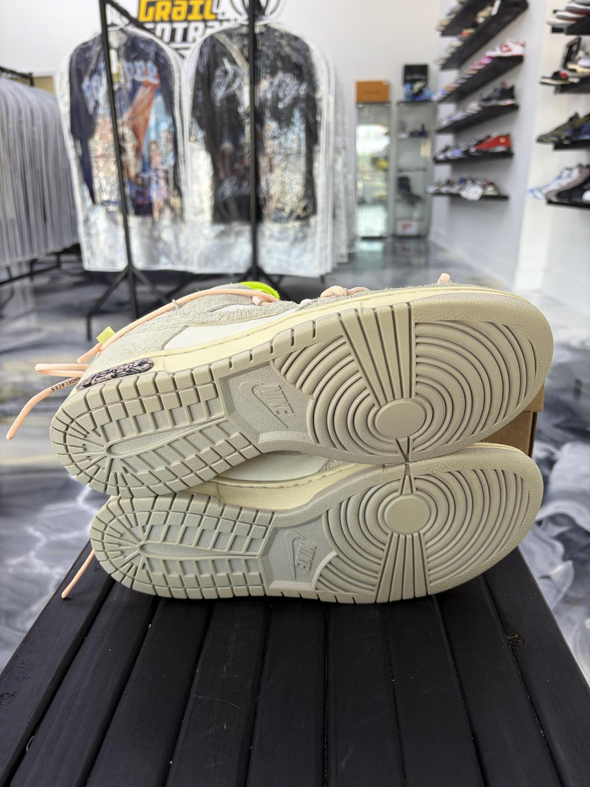 Nike Dunk Low Off White "Lot 12" Used Size 9.5