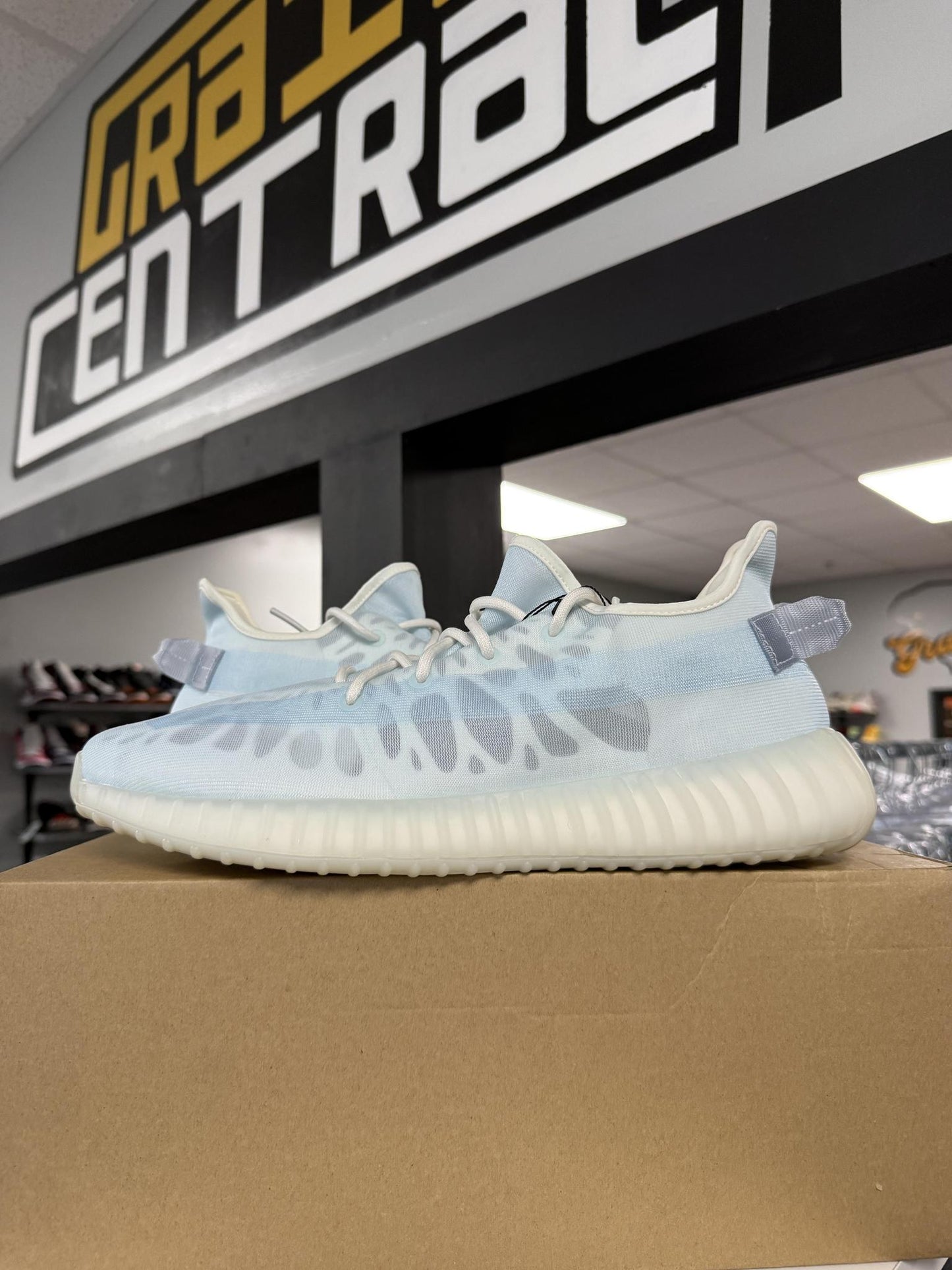 Yeezy 350 V2 "Mono Ice" Used Size 14