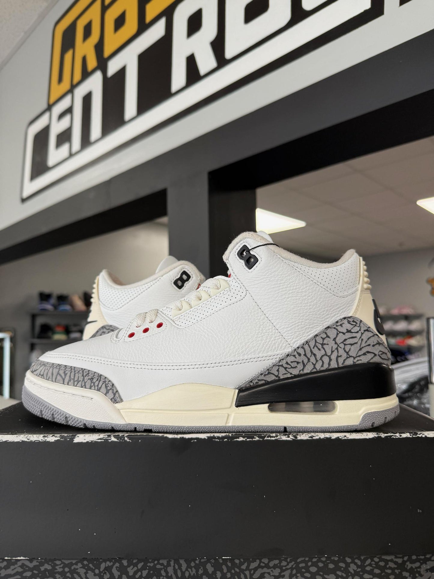 Jordan 3 "White Cement Reimagined" Used Size 9.5