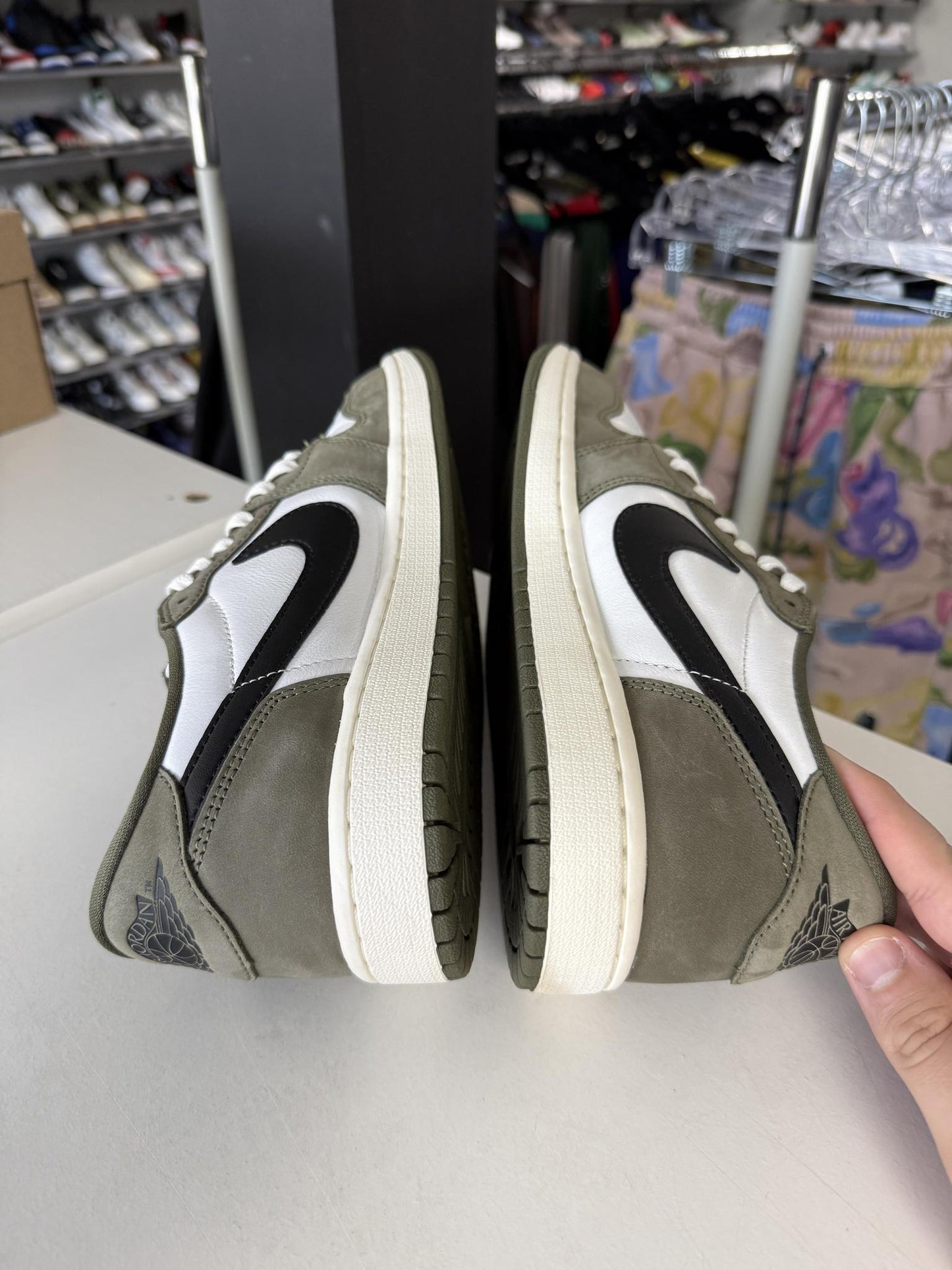 Jordan 1 Low "Medium Olive" Used Size 9.5