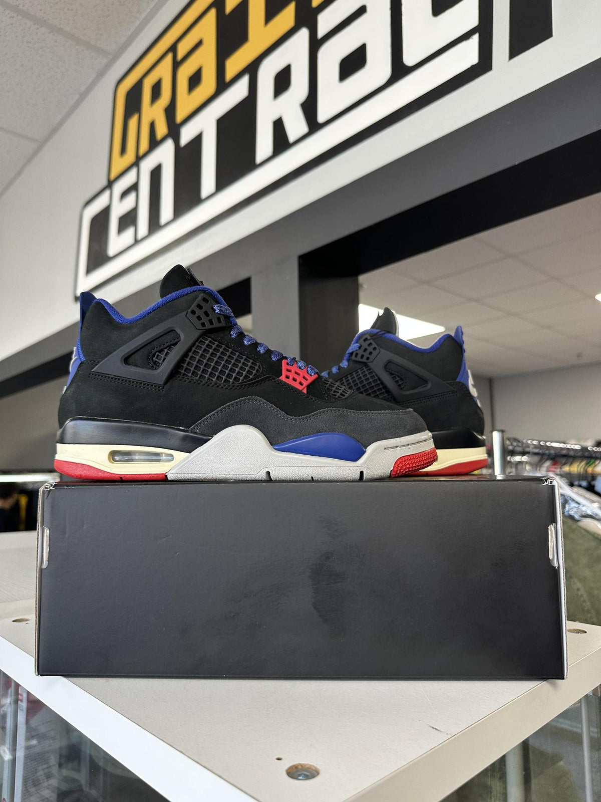 Jordan 4 "Rare Air" Used Size 9