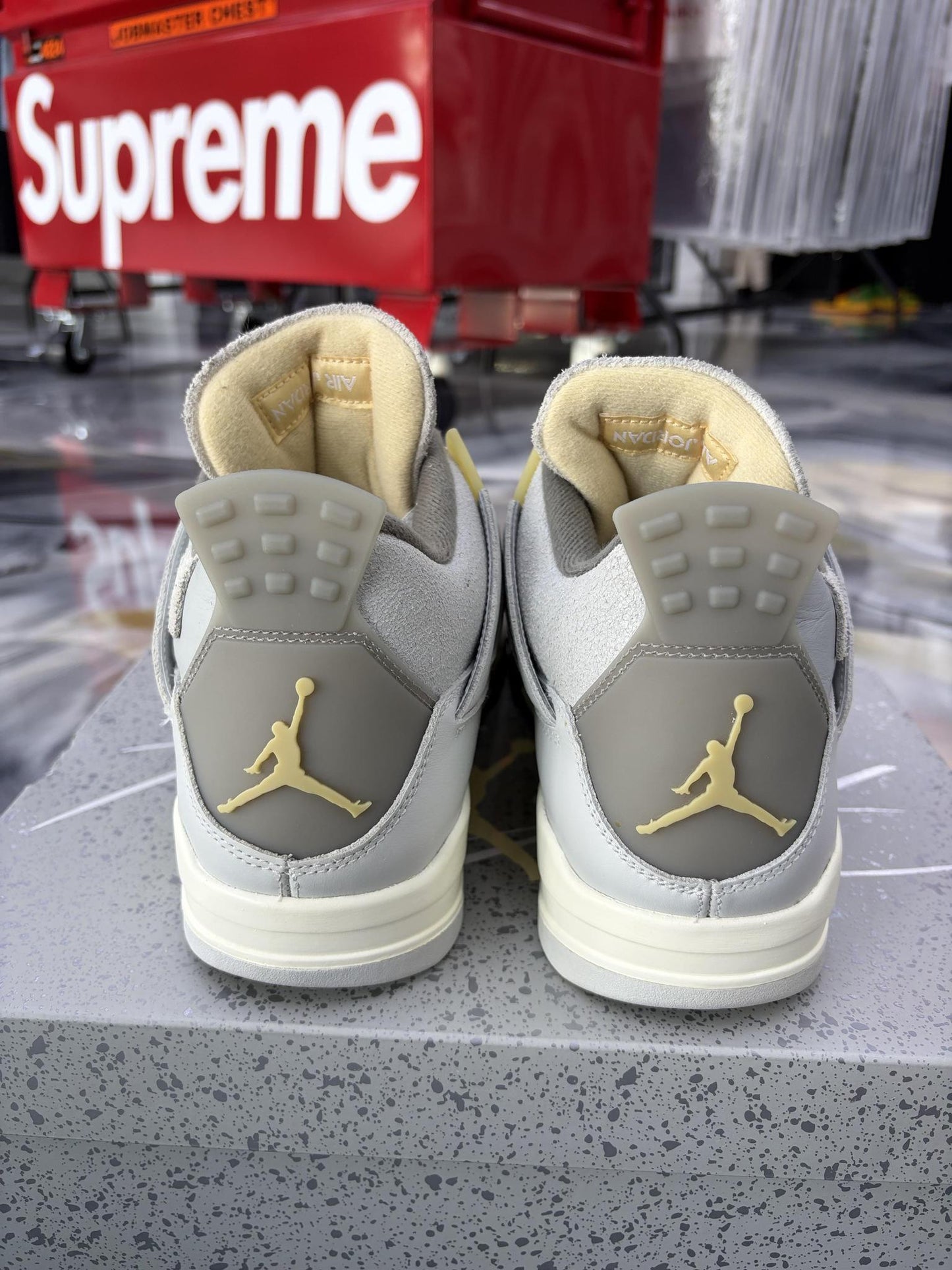 Jordan 4 "Craft Photon" Used Size 11