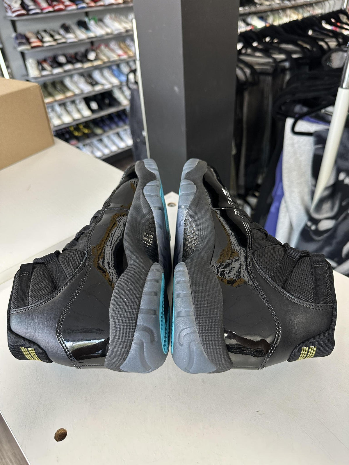 Jordan 11 "Gamma" 7Y/8.5W Used
