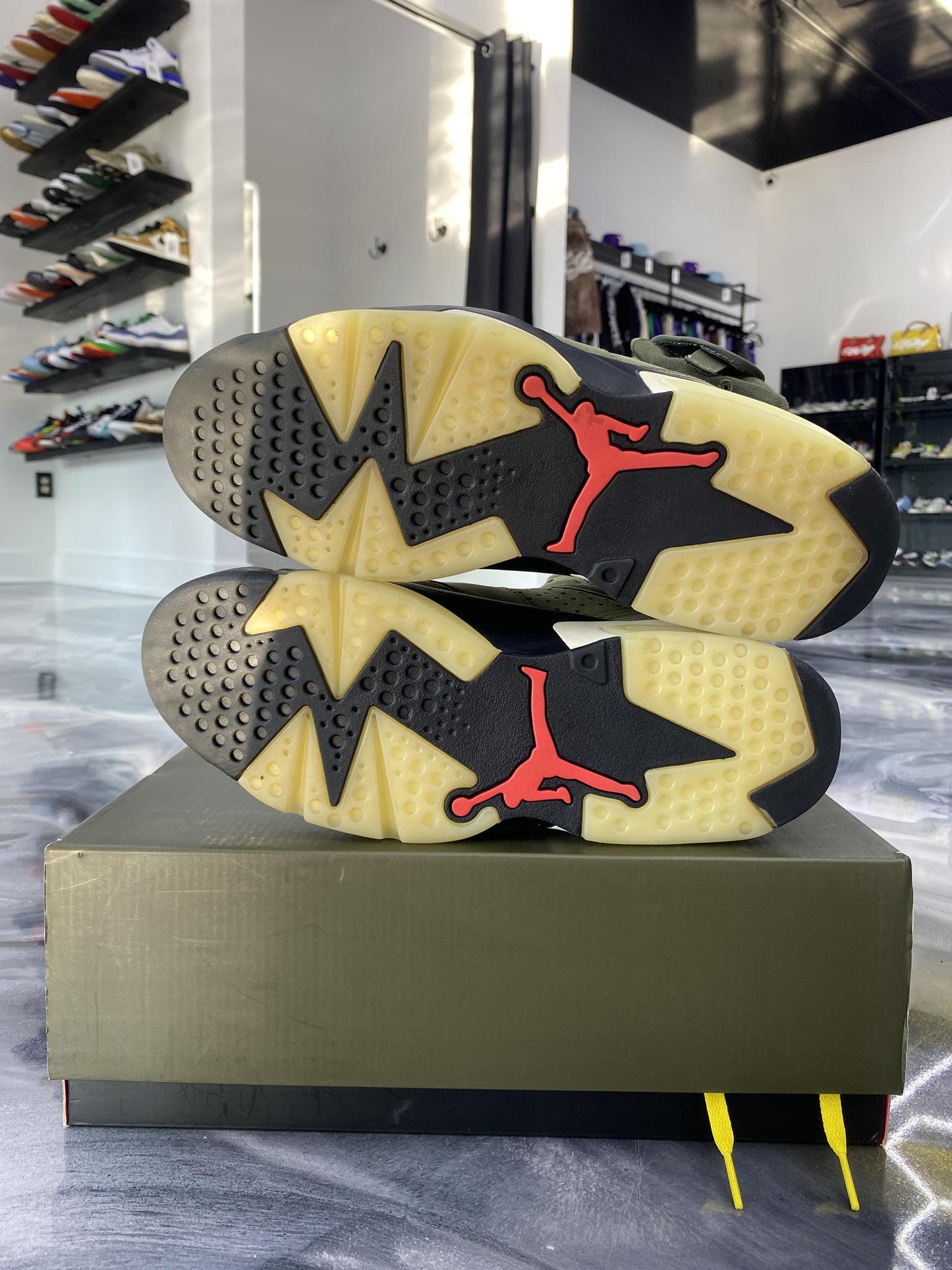Jordan 6 Travis Scott "Olive" Used Size 10