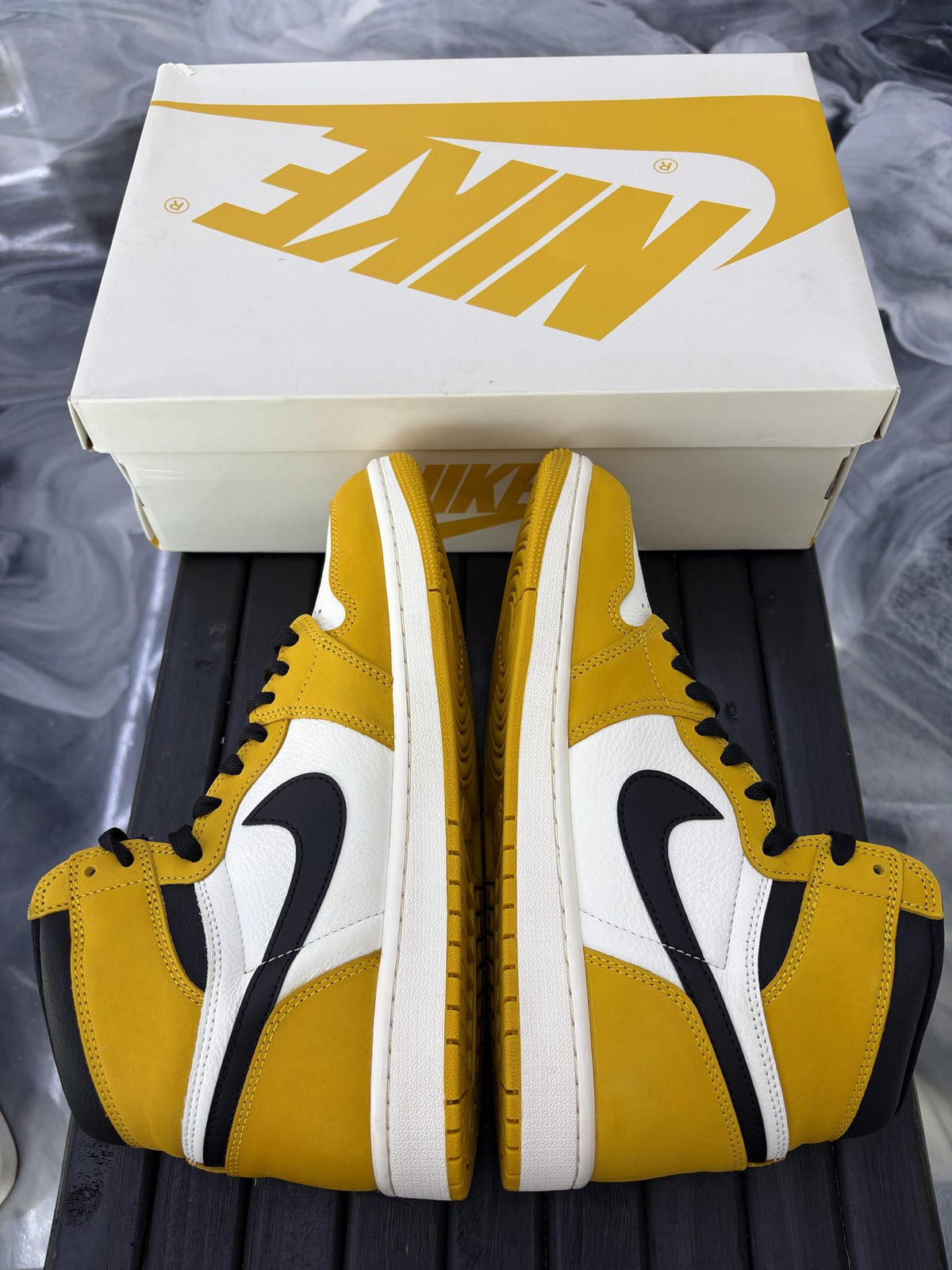 Jordan 1 "Yellow Ochre" Used Size 9