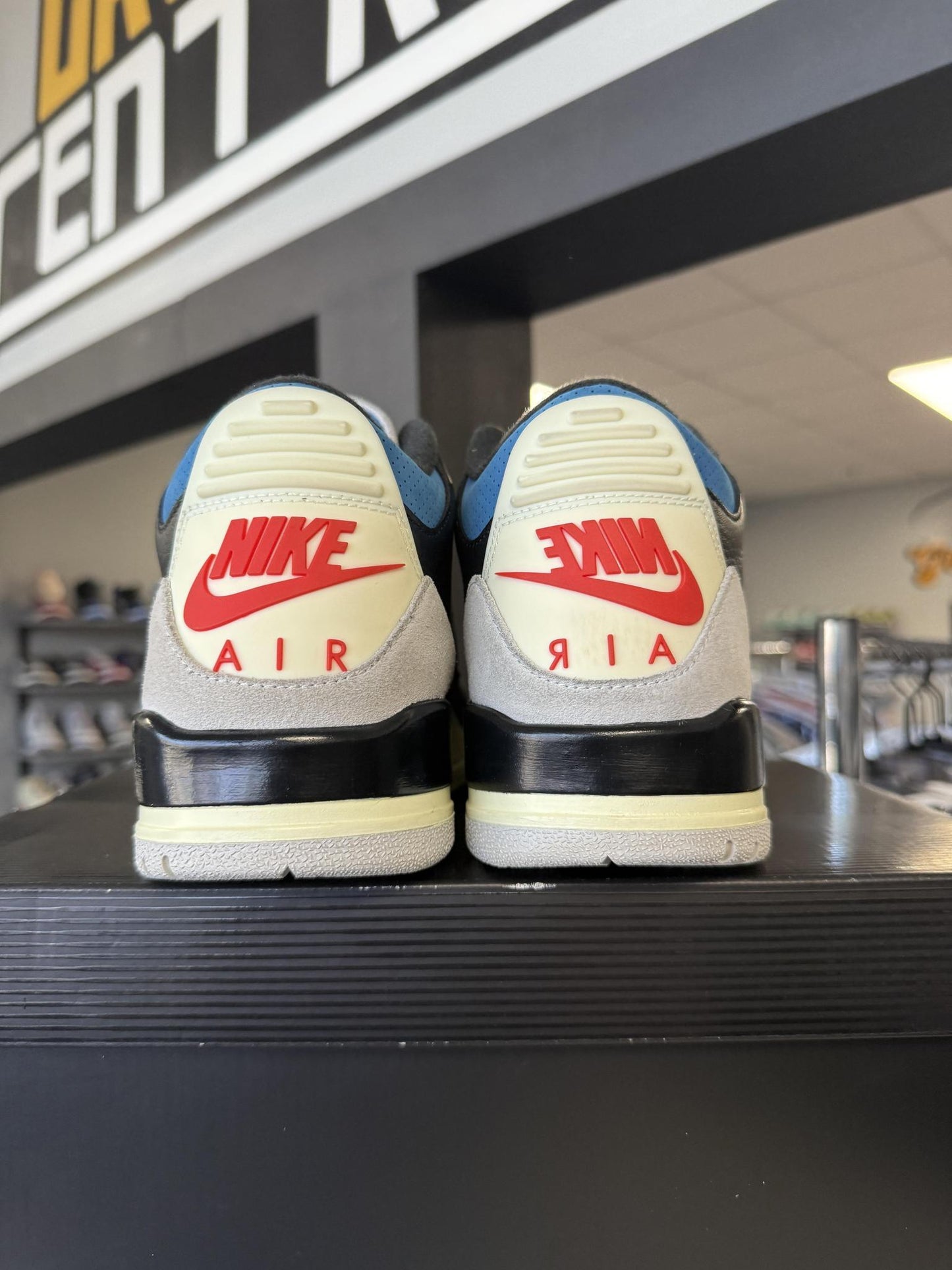 Jordan 3 "Rare Air" Used Size 9.5
