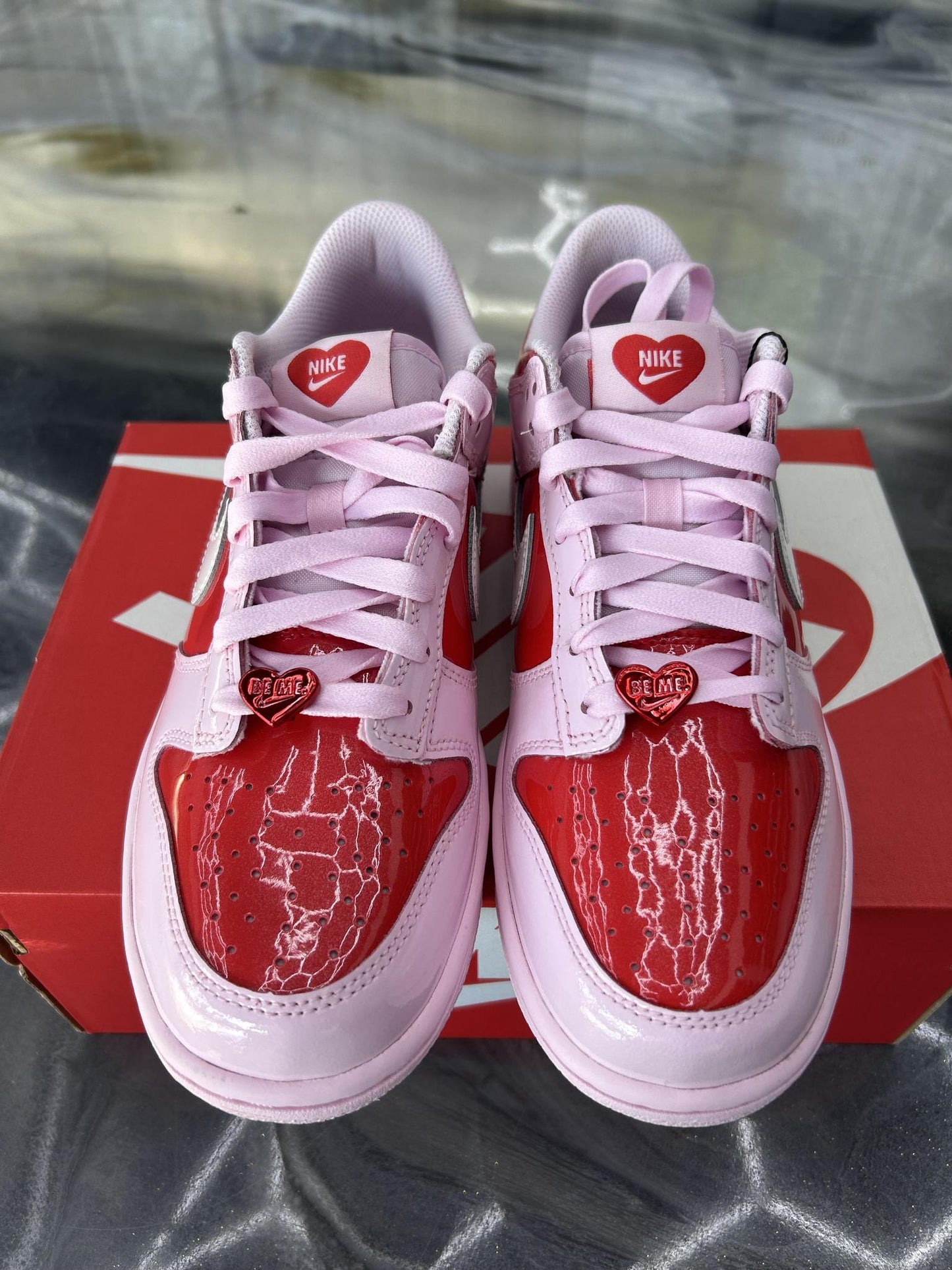 Jordan 1 Low "Valentines Day" Used Size 7Y/8.5W
