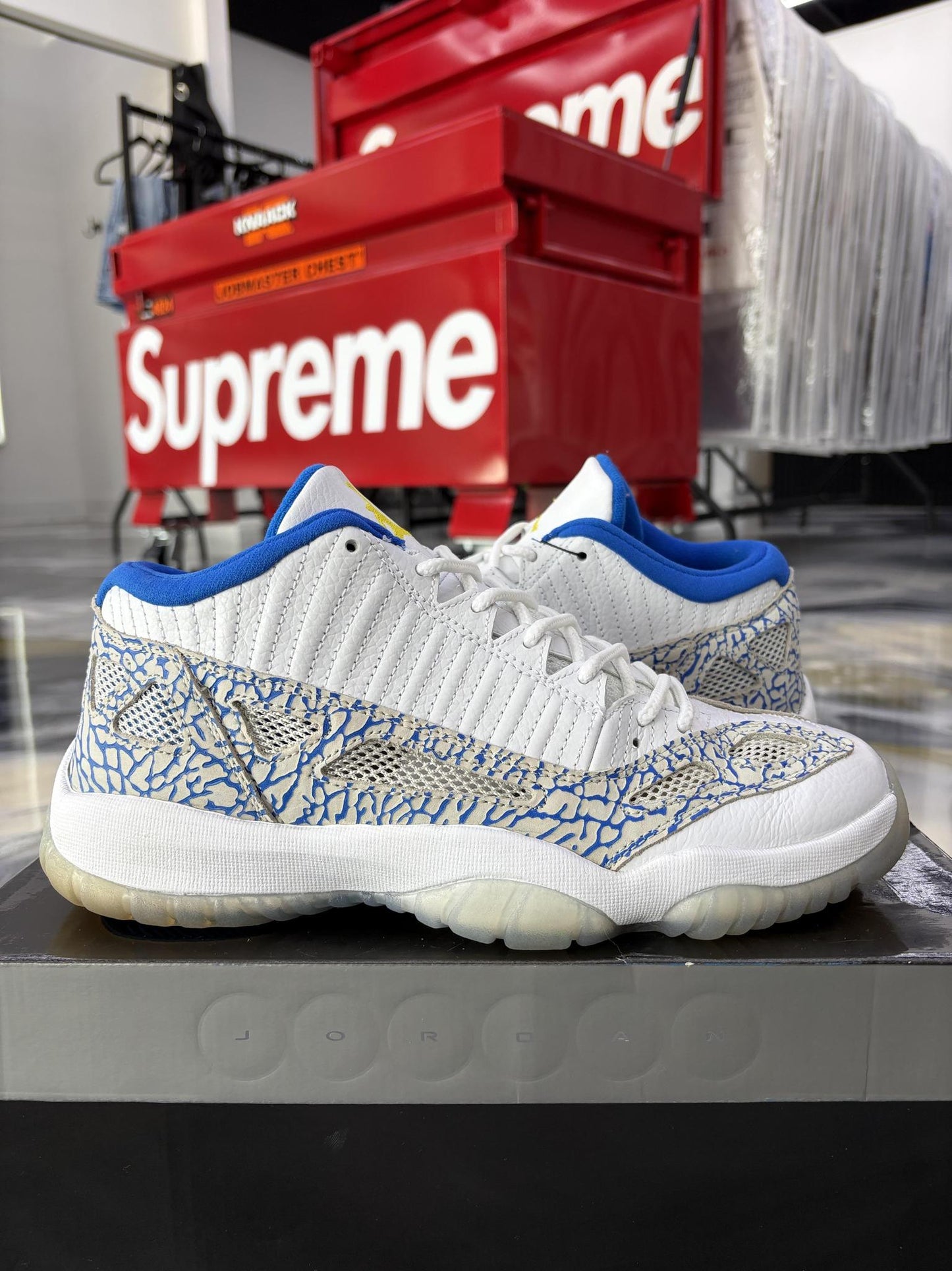 Jordan 11 Low IE "Argon Blue" Used Size 9