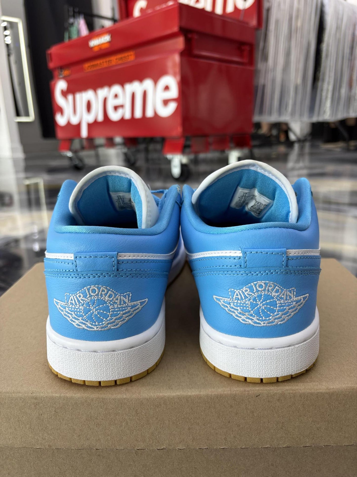 Jordan 1 Low "Powder Blue" Used Size 9.5