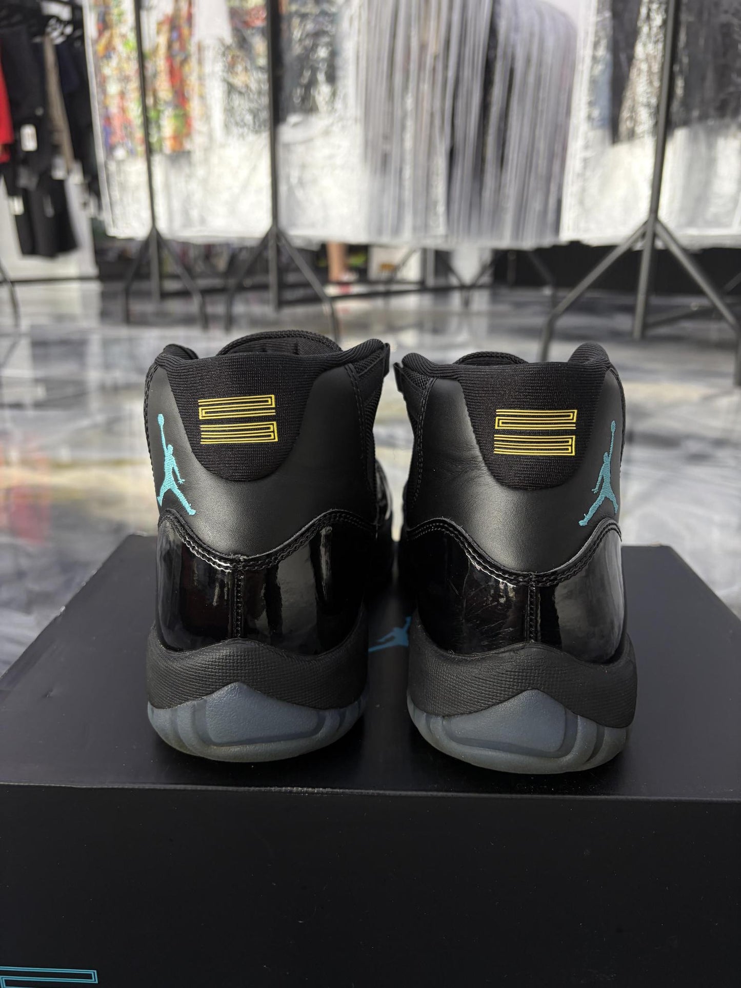 Jordan 11 "Gamma" Used Size 9