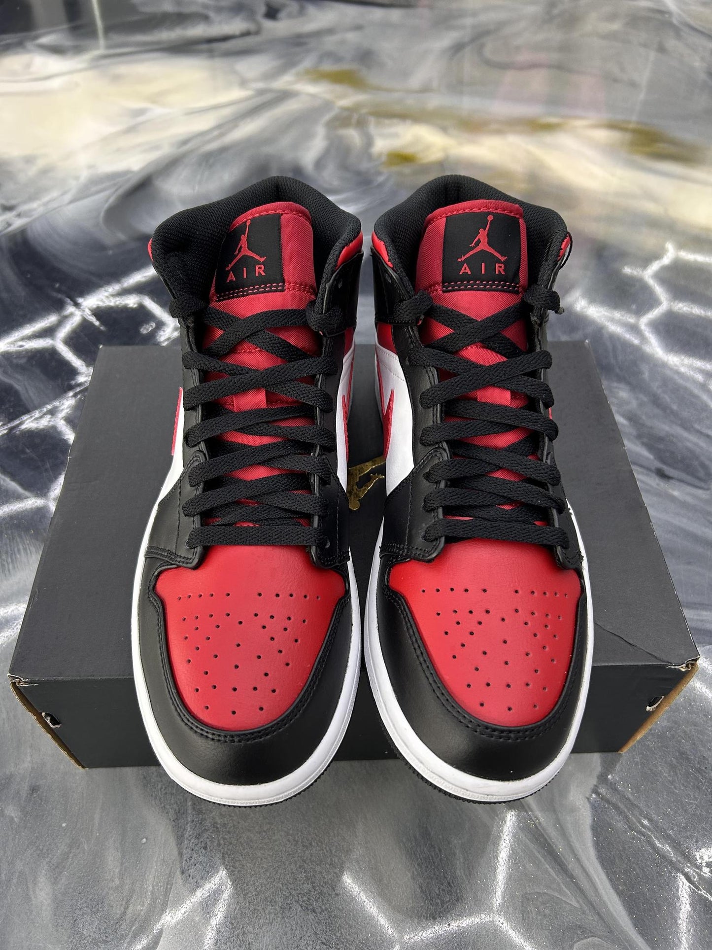 Jordan 1 Mid "White Black Red" Used Size 9