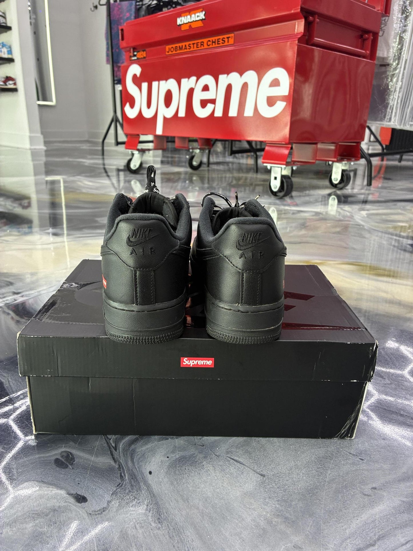 Nike Air Force One Low "Black" Used Size 8.5