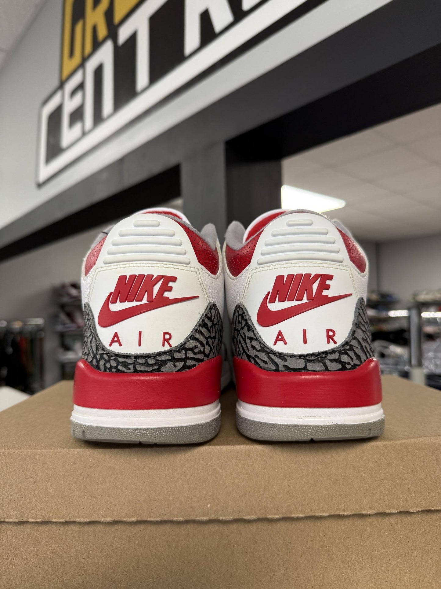 Jordan 3 "Fire Red" Used Size 9.5