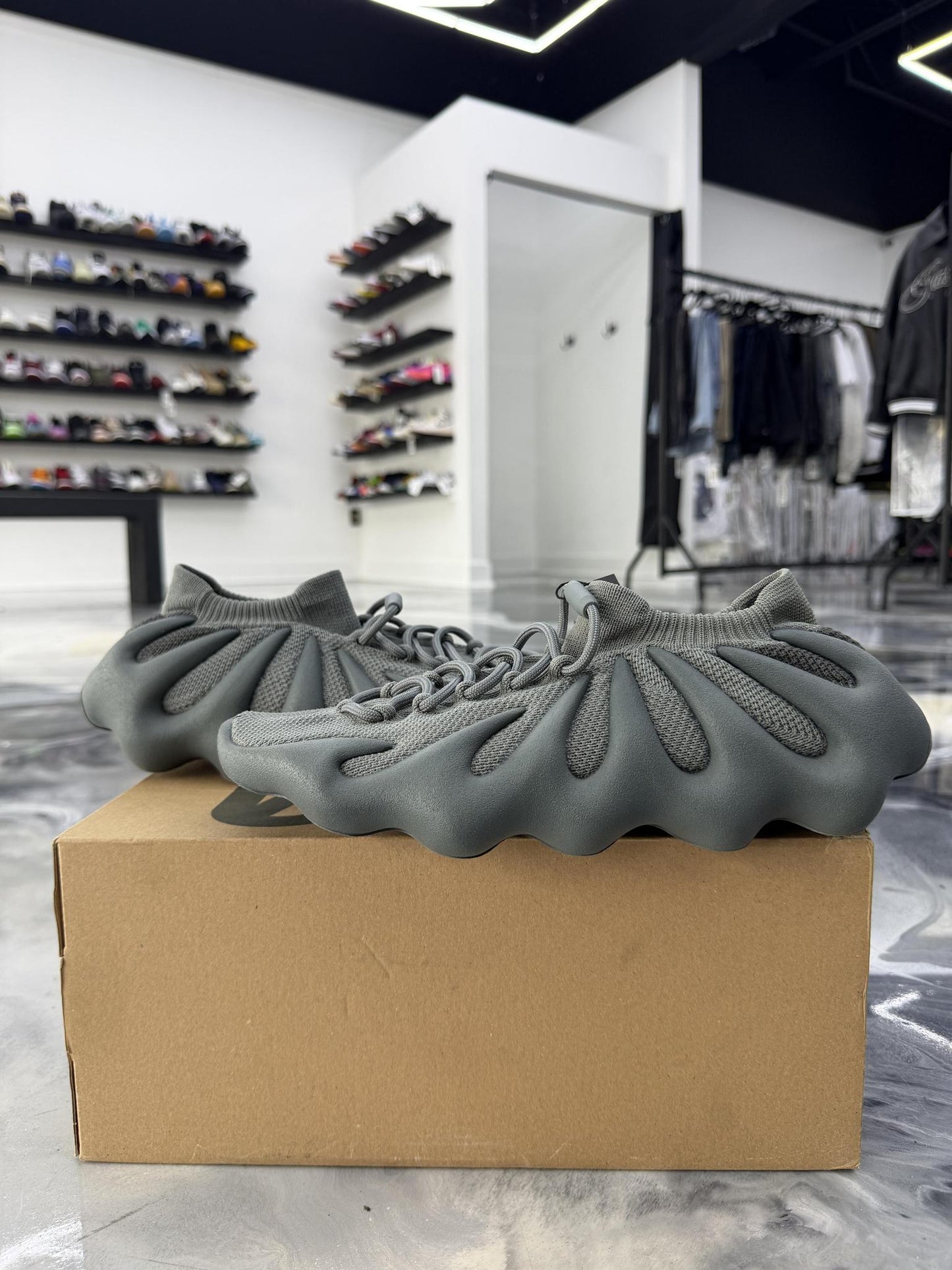 Yeezy 450 "Slate Grey" Used Size 10.5