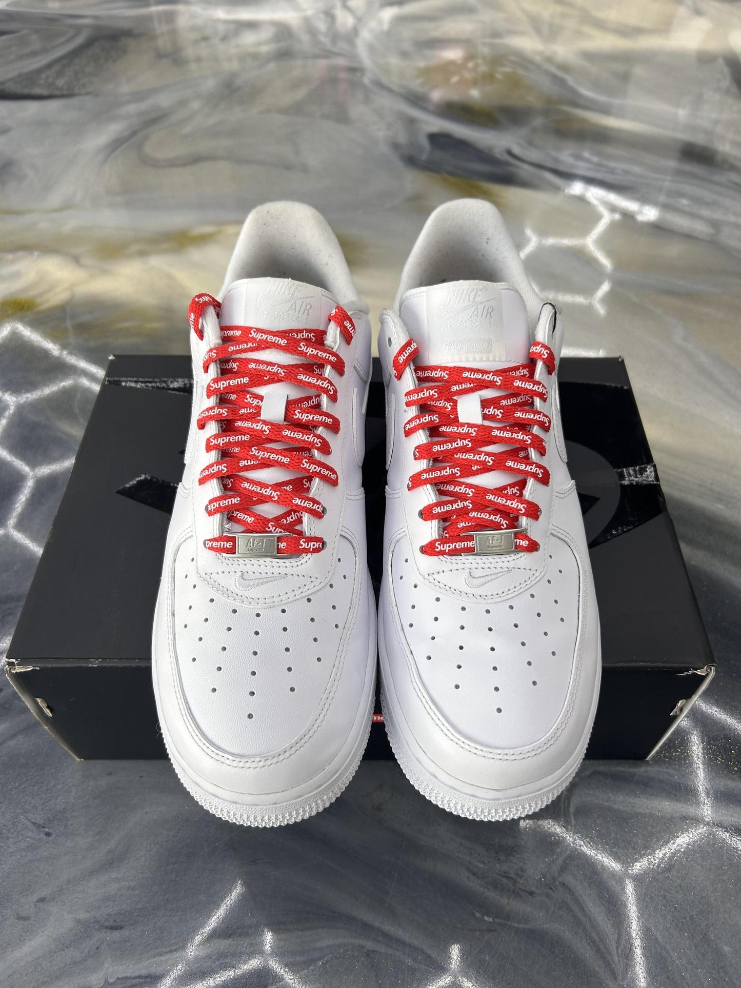 Nike Supreme Air Force 1 "White" Used Size 11.5