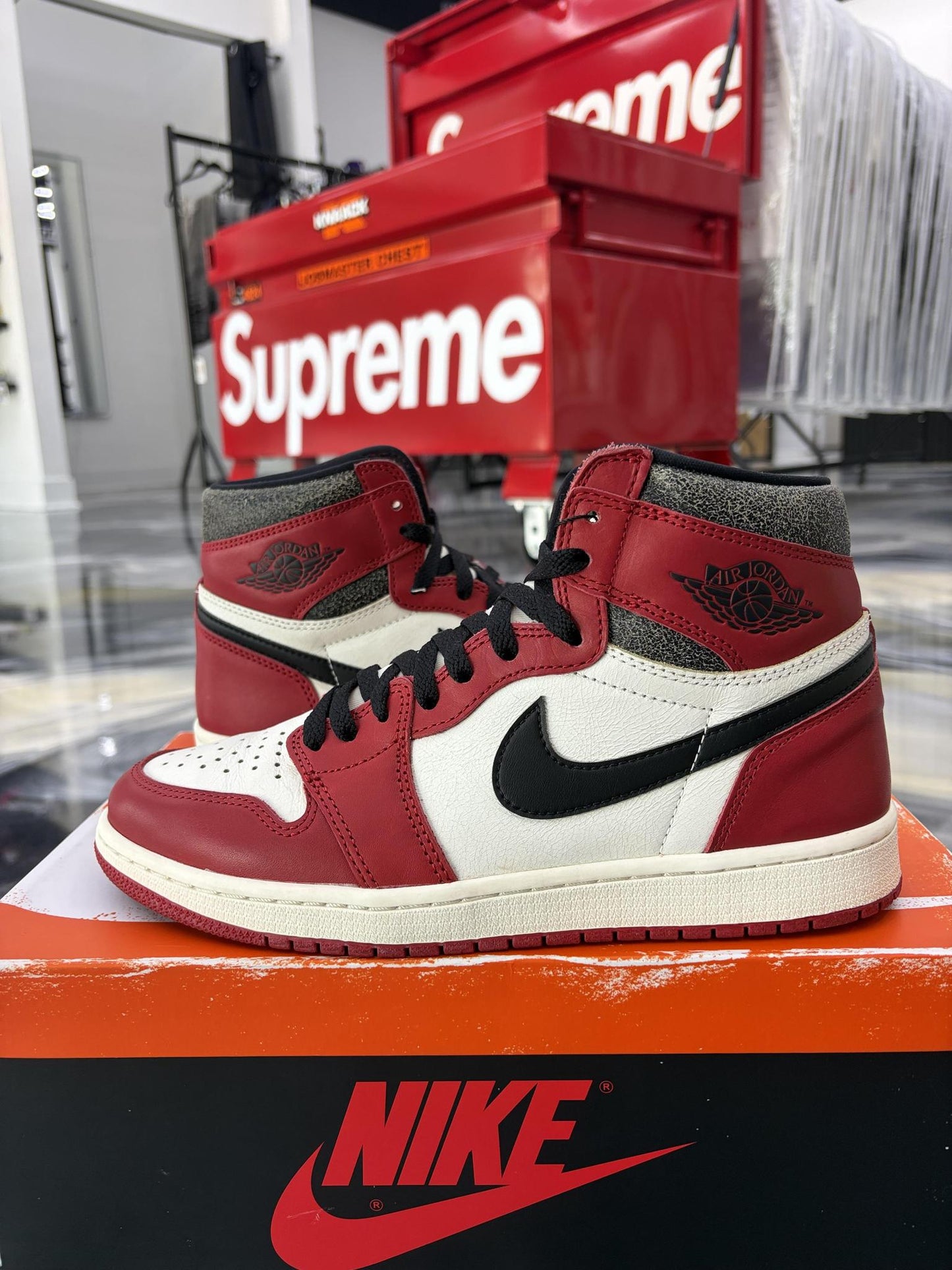 Jordan 1 "Chicago Lost & Found" Used Size 9