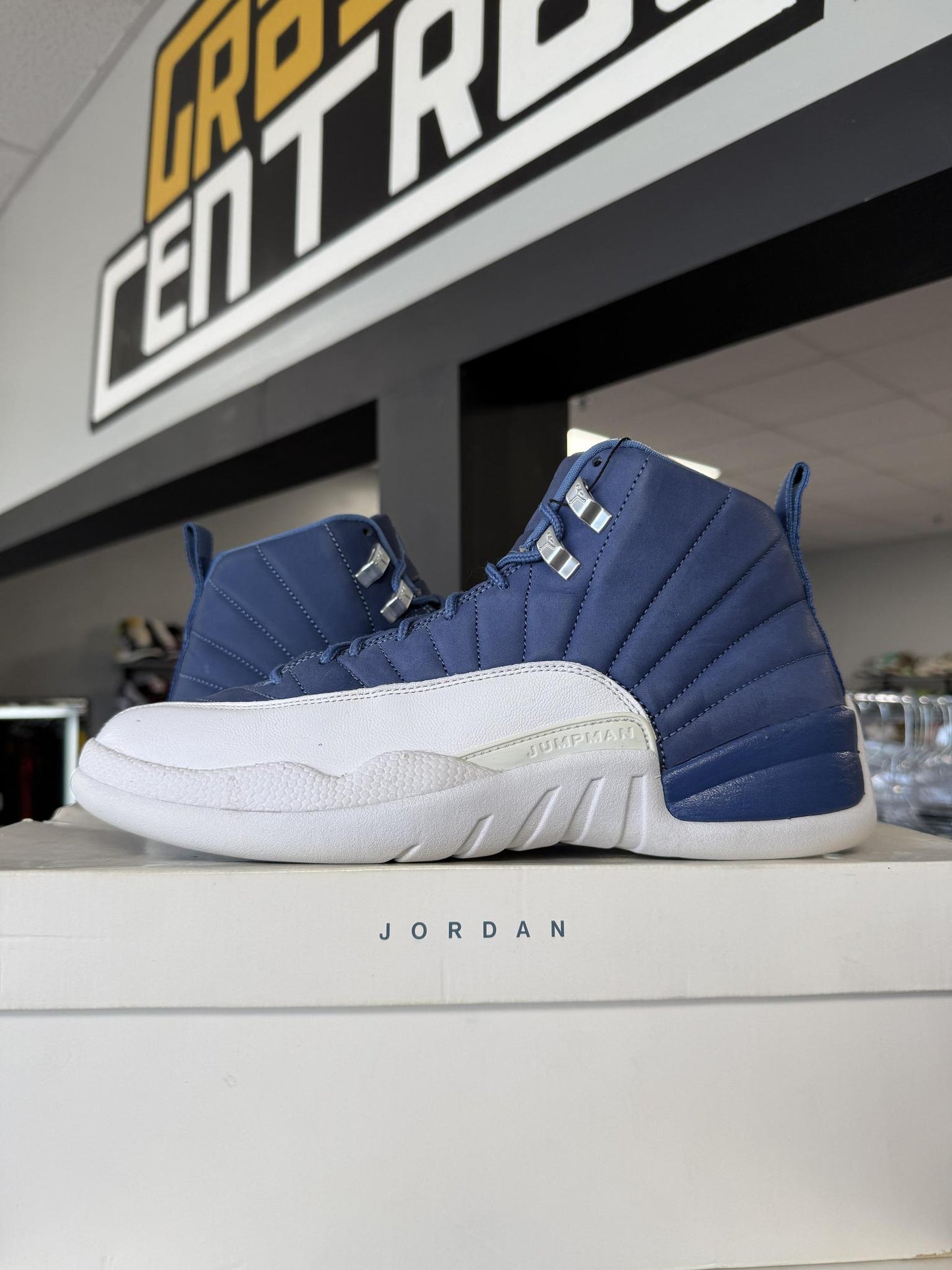 Jordan 12 "Indigo" Used Size 10.5