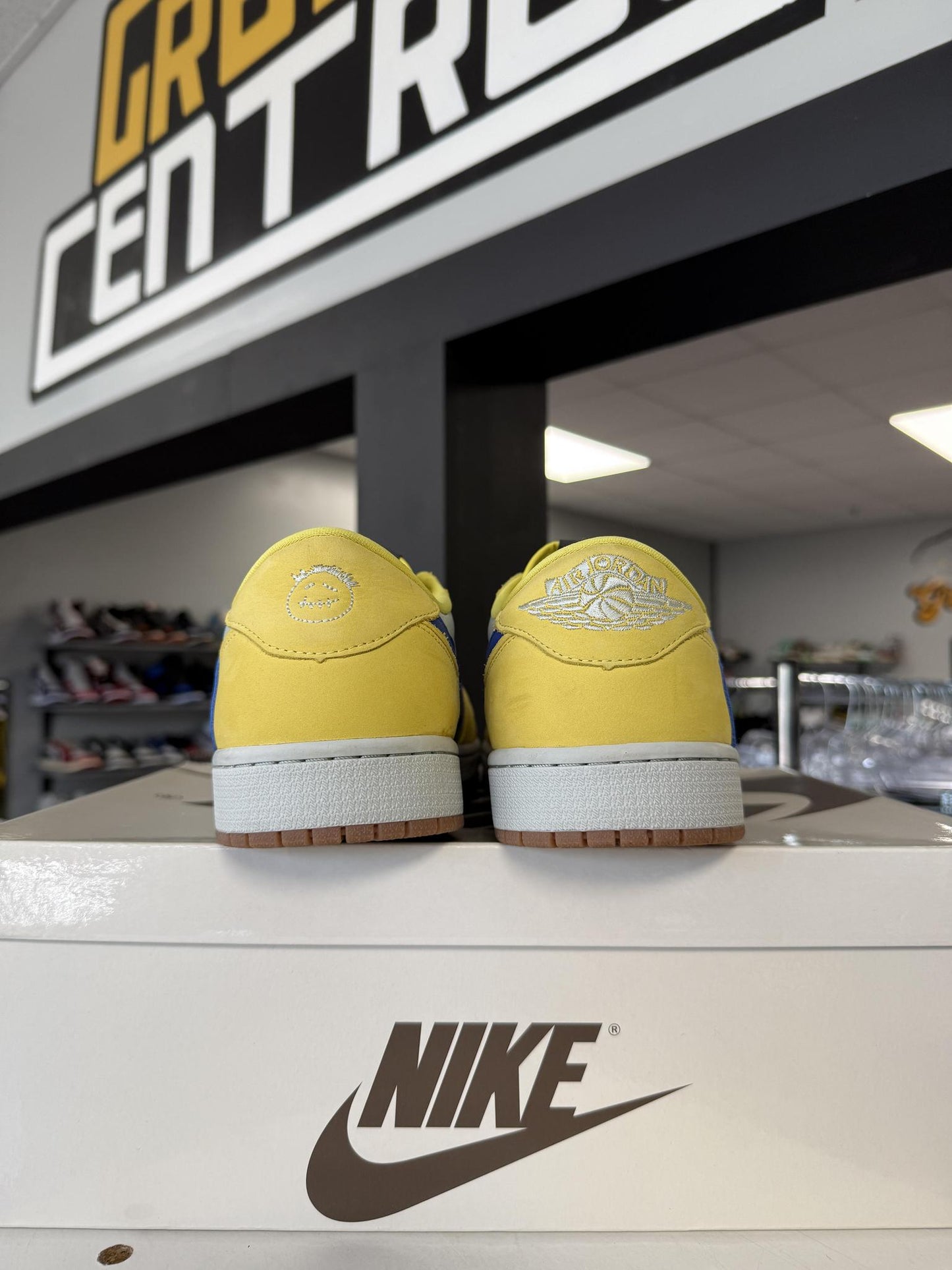 Jordan 1 Low x Travis Scott "Canary" Used Size 12.5
